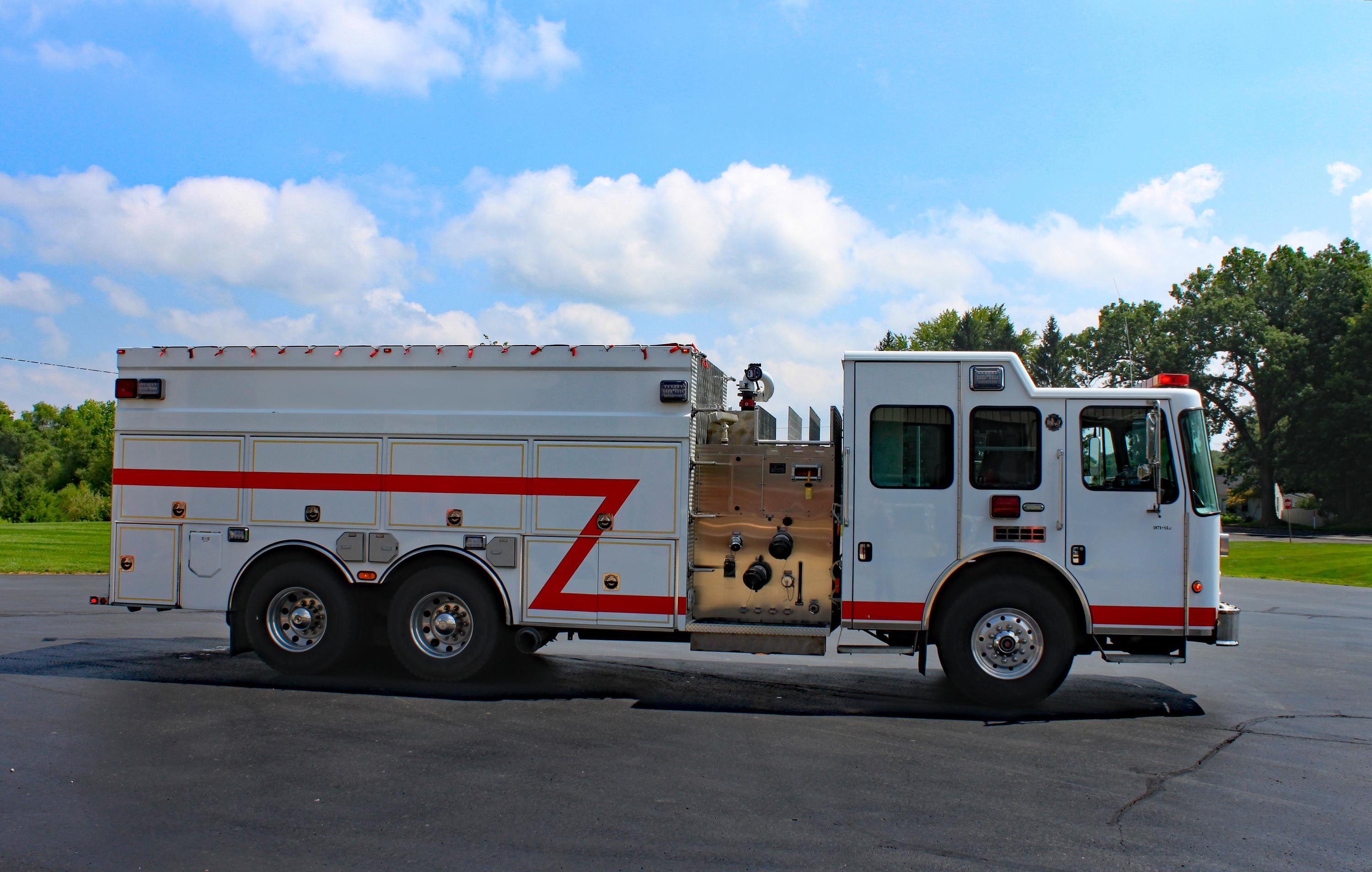 2002 HME/4 Guys 2500 Gallon Tanker - image 4