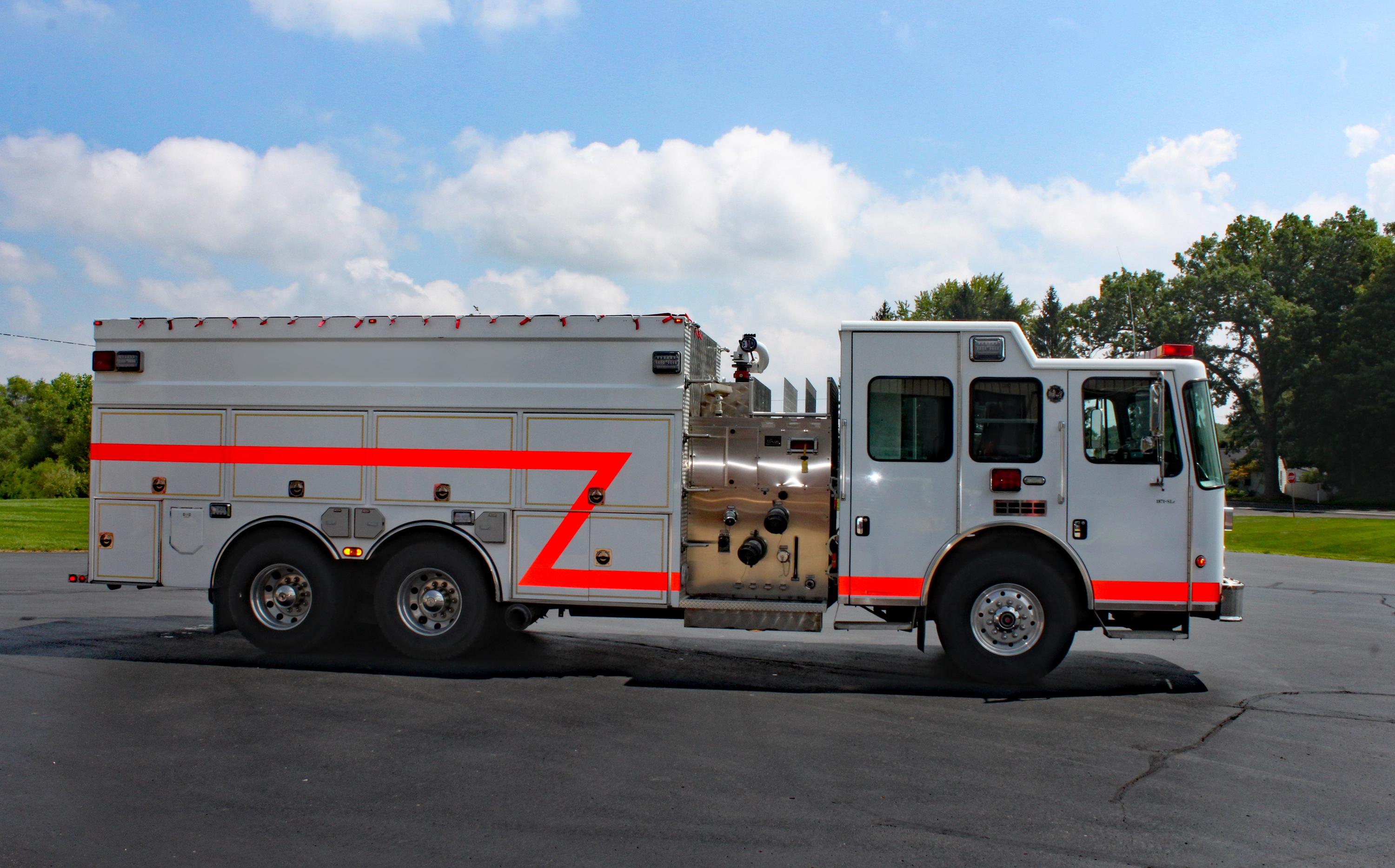 2002 HME/4 Guys 2500 Gallon Tanker - image 7