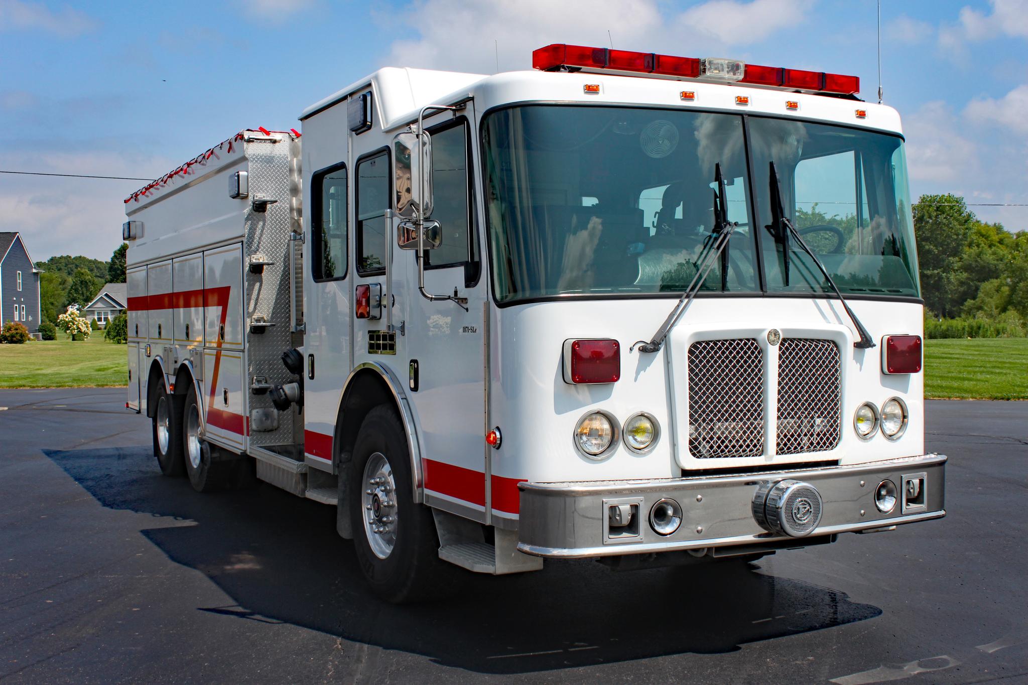 2002 HME/4 Guys 2500 Gallon Tanker - image 3