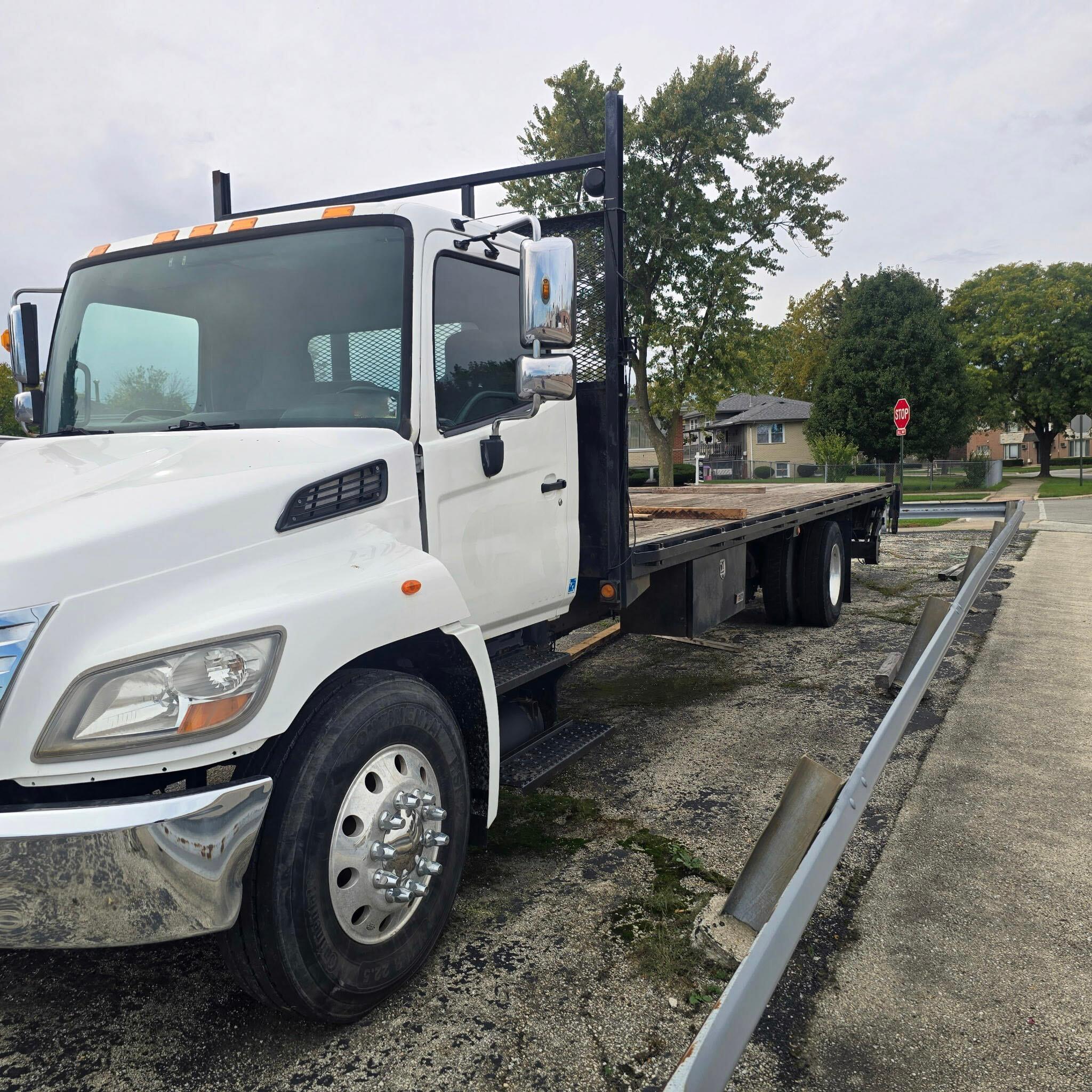 2008 Hino Roll-Off - image 1