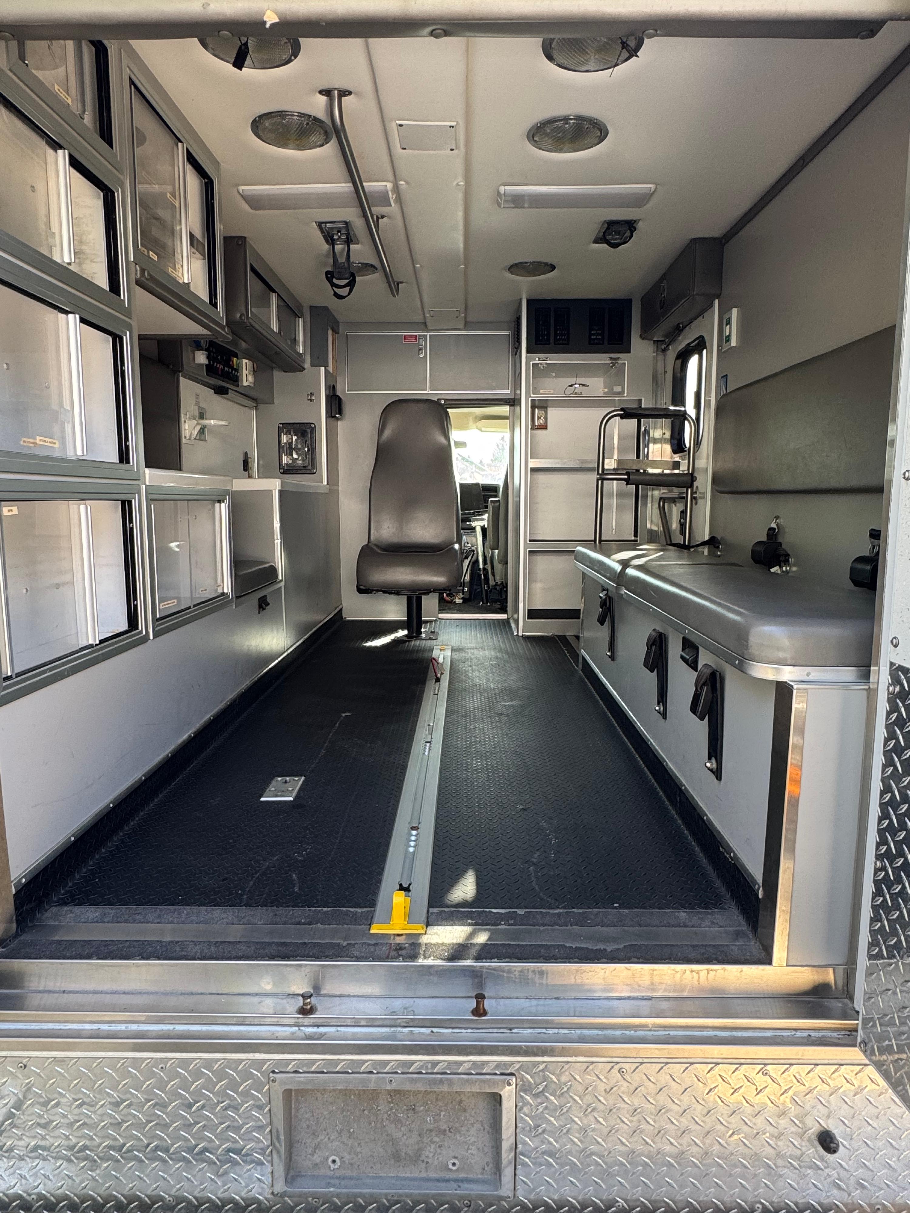 2011 Chevrolet G-Series Ambulance (Pending Sale) Type III - image 5