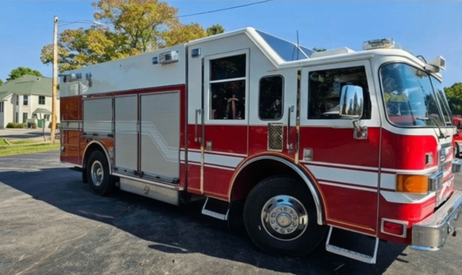 2005 Pierce ENFORCER Heavy Rescue - image 3