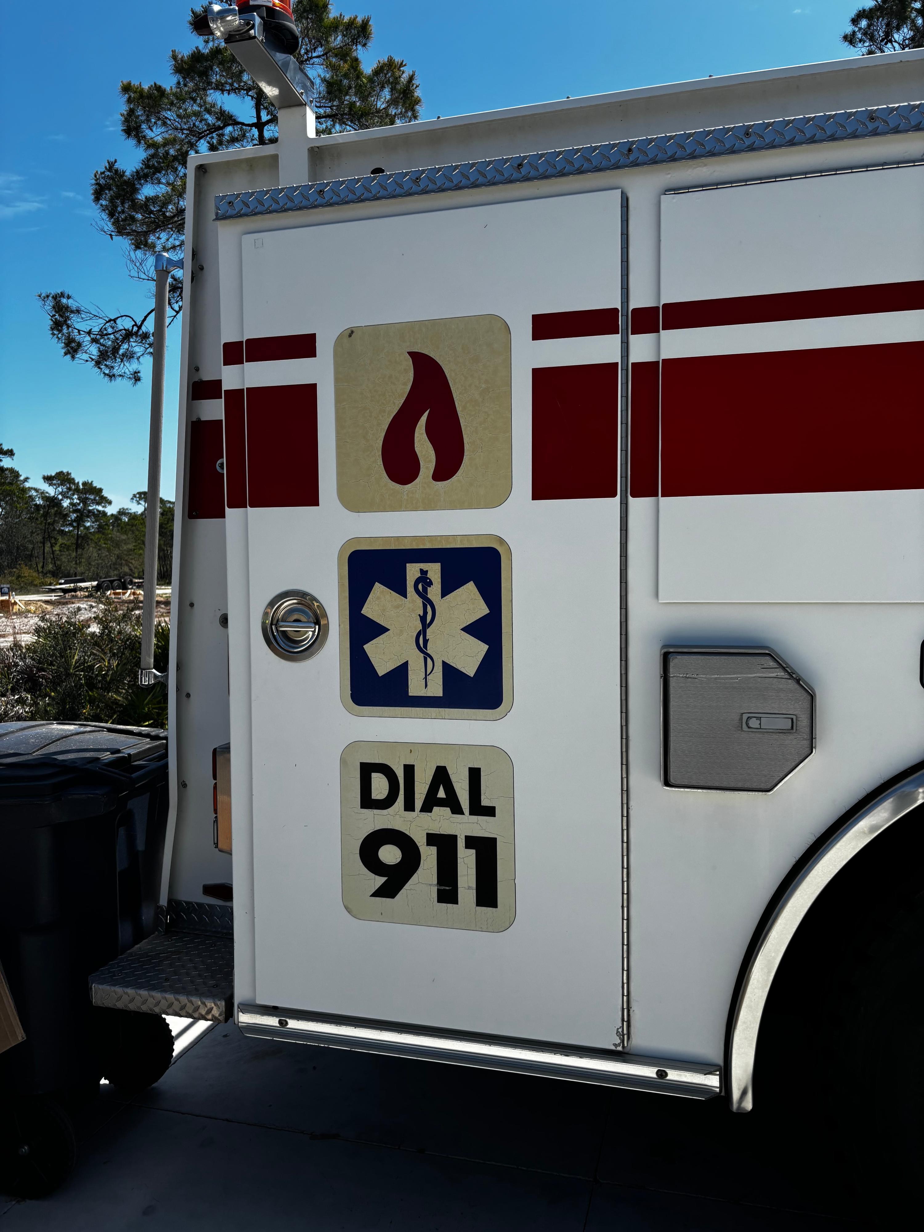 2004 Pierce Contender Pumper - image 15