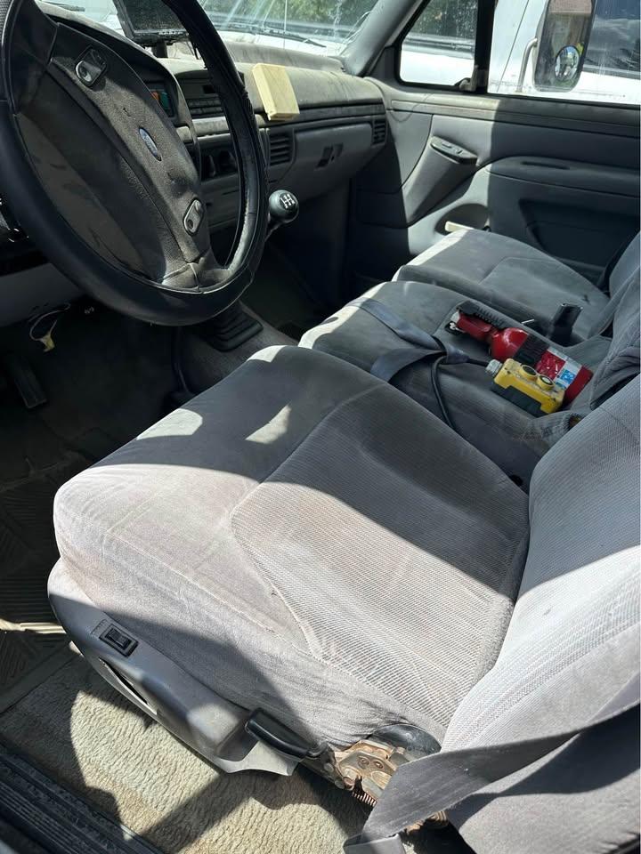 1994 Ford F350 Dump Truck - image 3