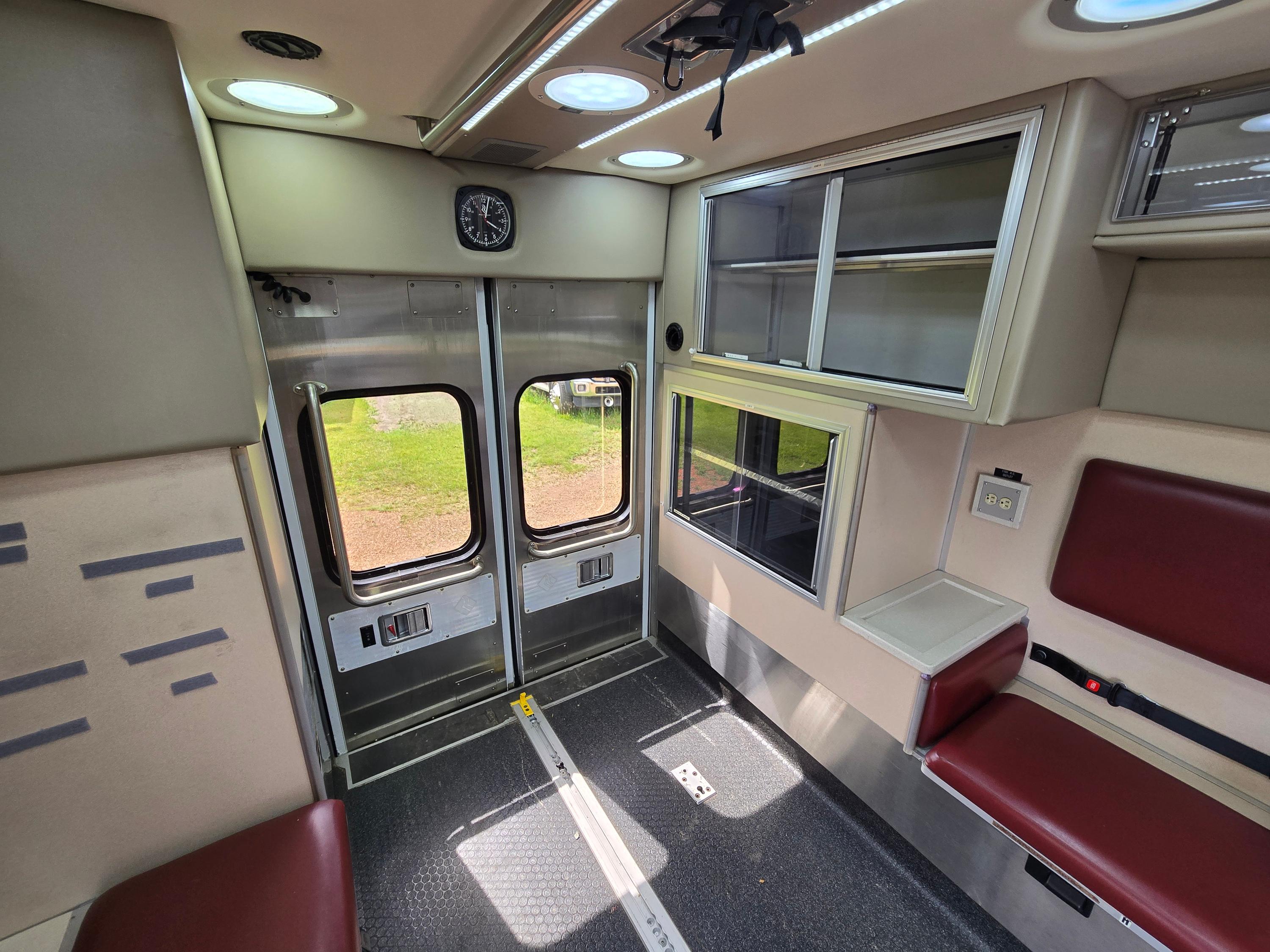 2010 Road Rescue Ford Type III Ambulance - image 16