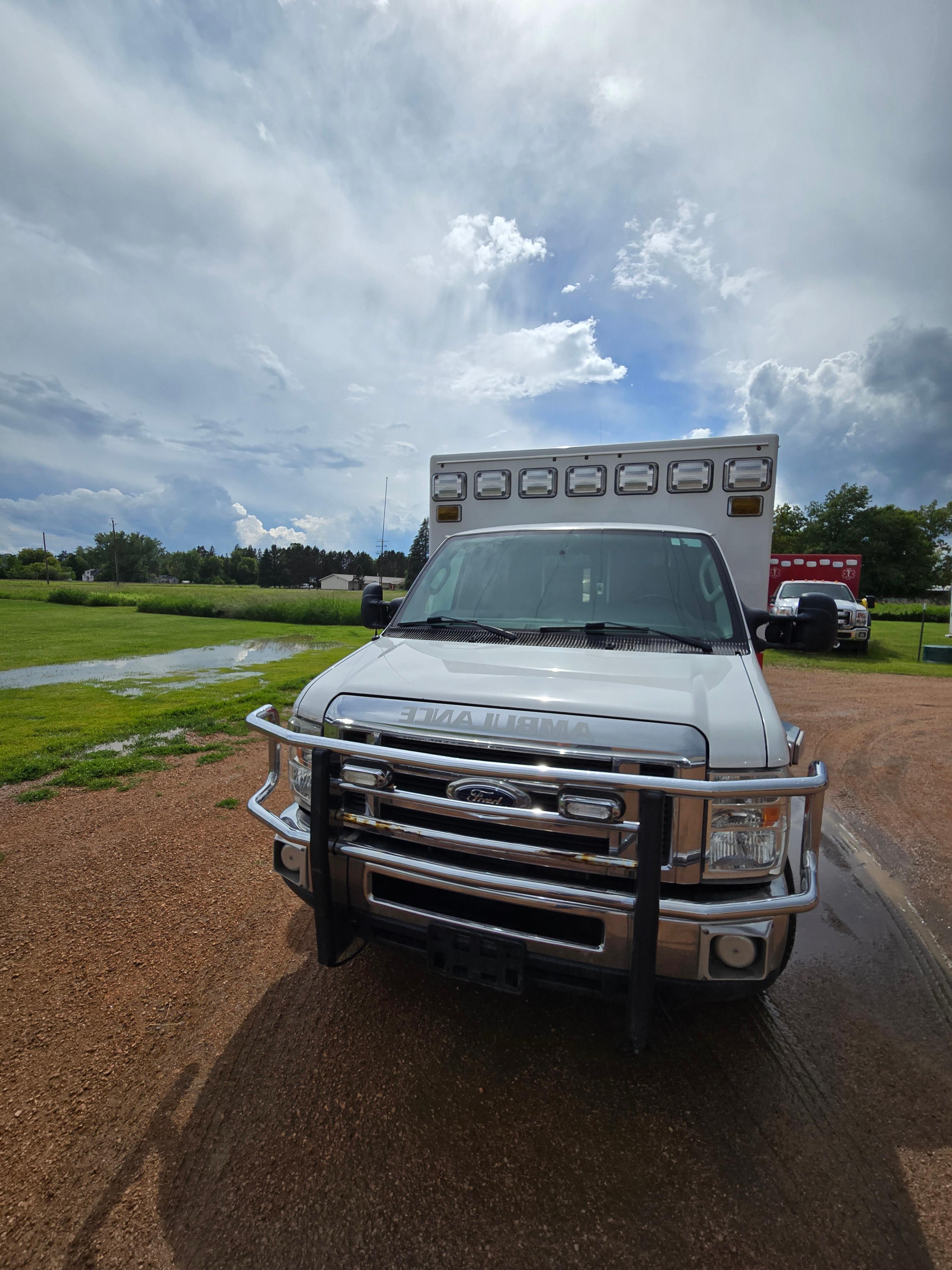 2010 Road Rescue Ford Type III Ambulance - image 4