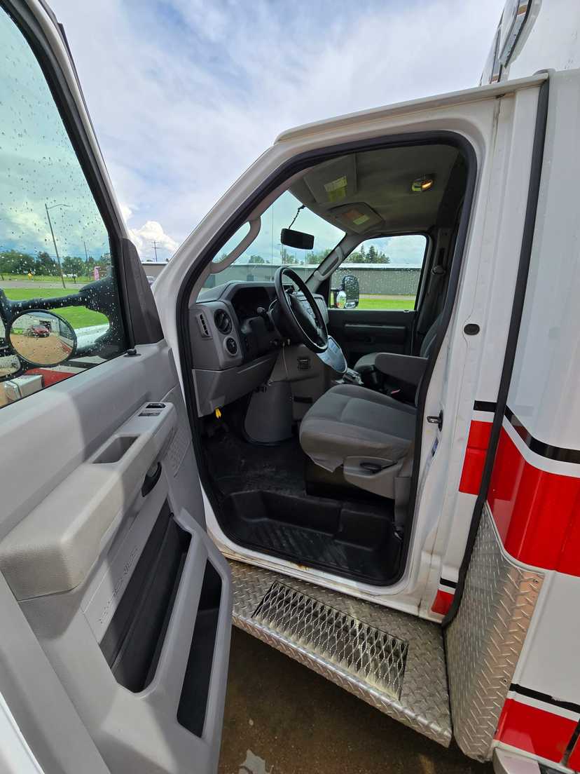 2010 Road Rescue Ford Type III Ambulance — photo 5