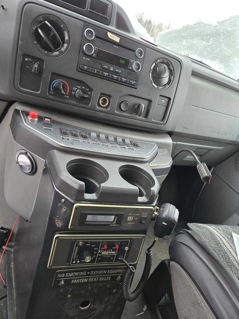 2010 MedTec Ford Type III Ambulance — photo 4