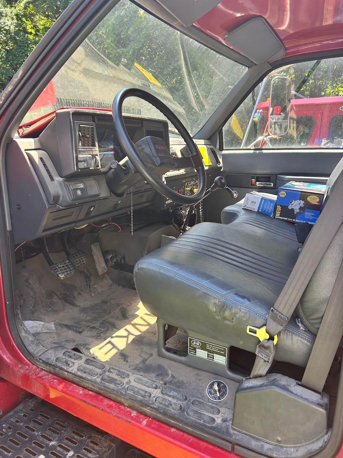 1995 GMC Top Kick - image 7