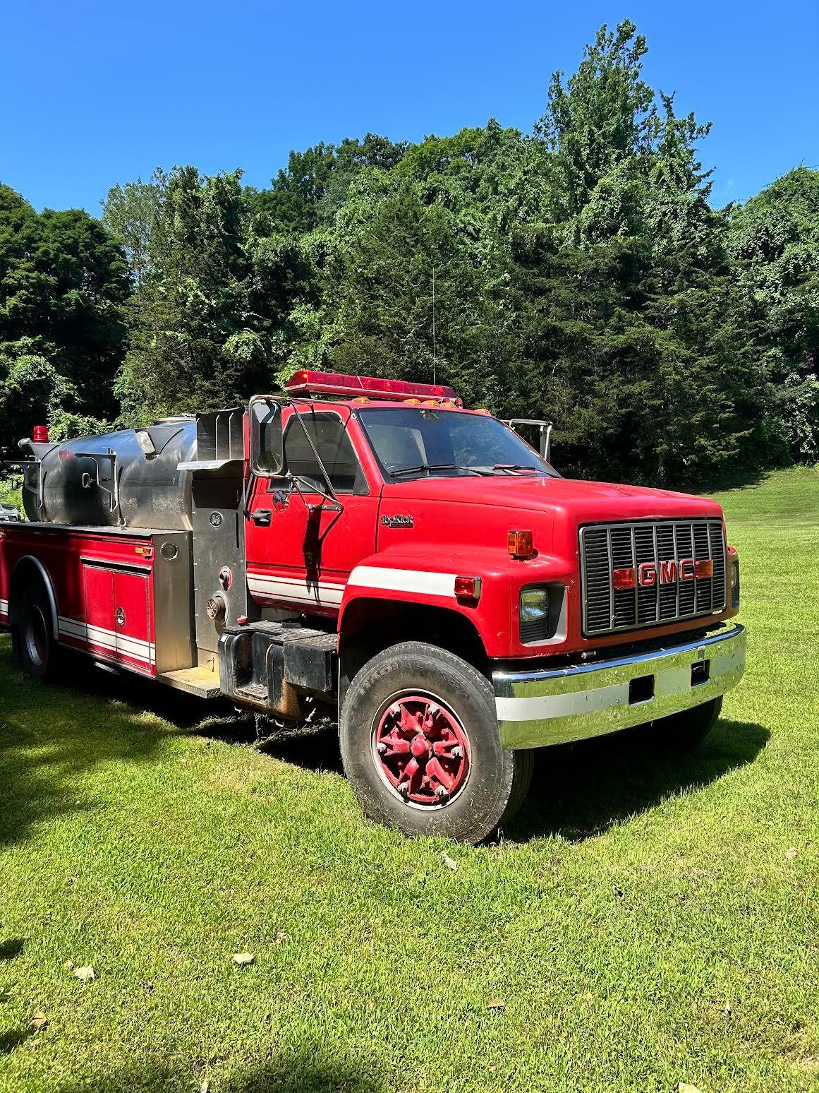 1995 GMC Top Kick - image 3