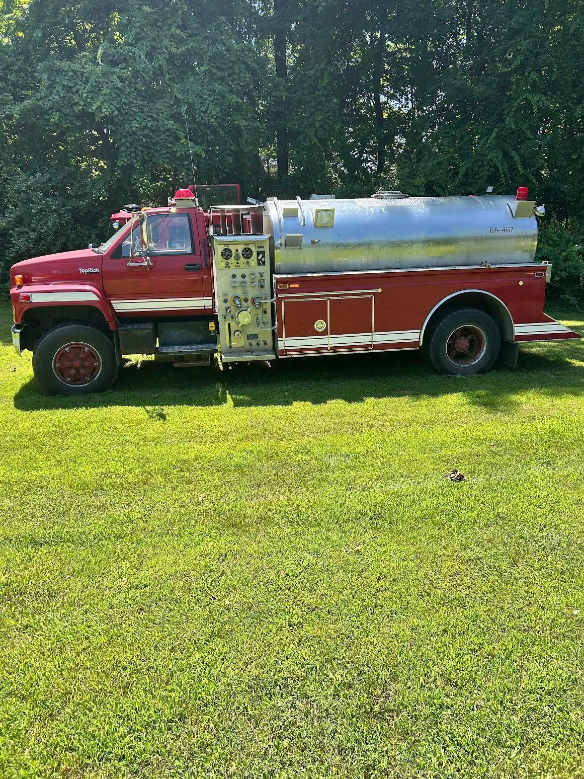 1995 GMC Top Kick - image 2