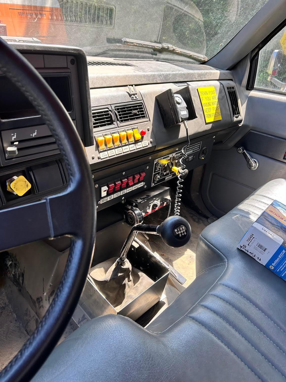 1995 GMC Top Kick - image 9