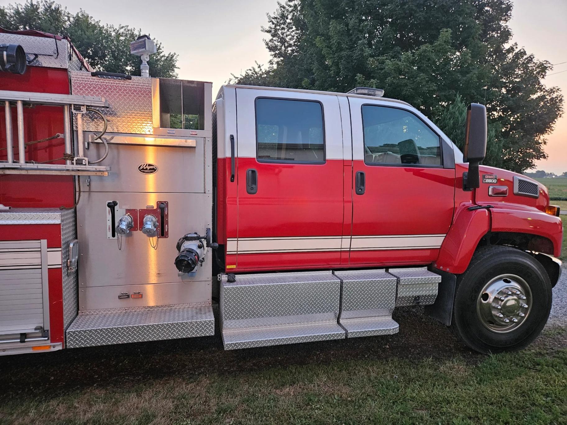 2006 GMC Pumper - image 8