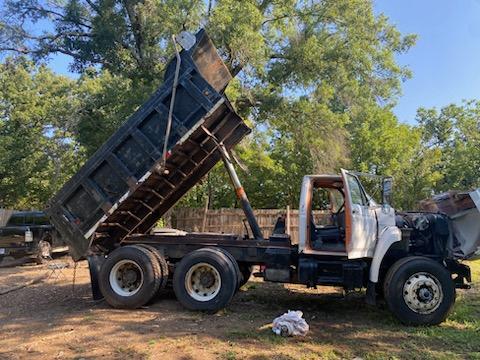 1989 Ford FT900 Dump Truck - image 2