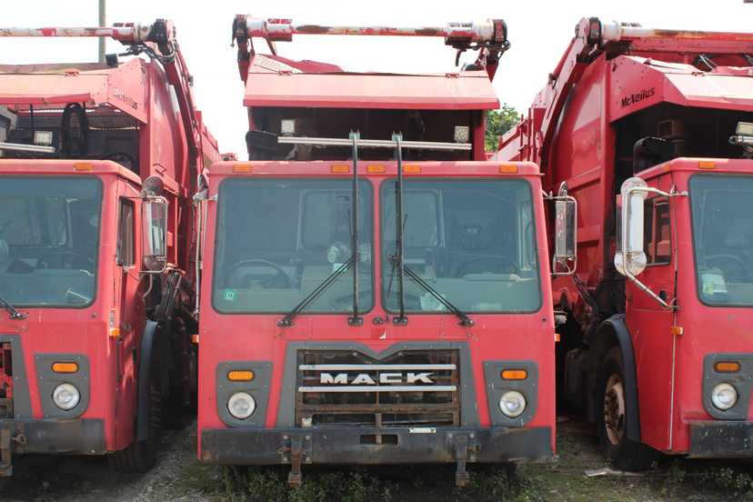 2012 Mack McNeilus Front Loader