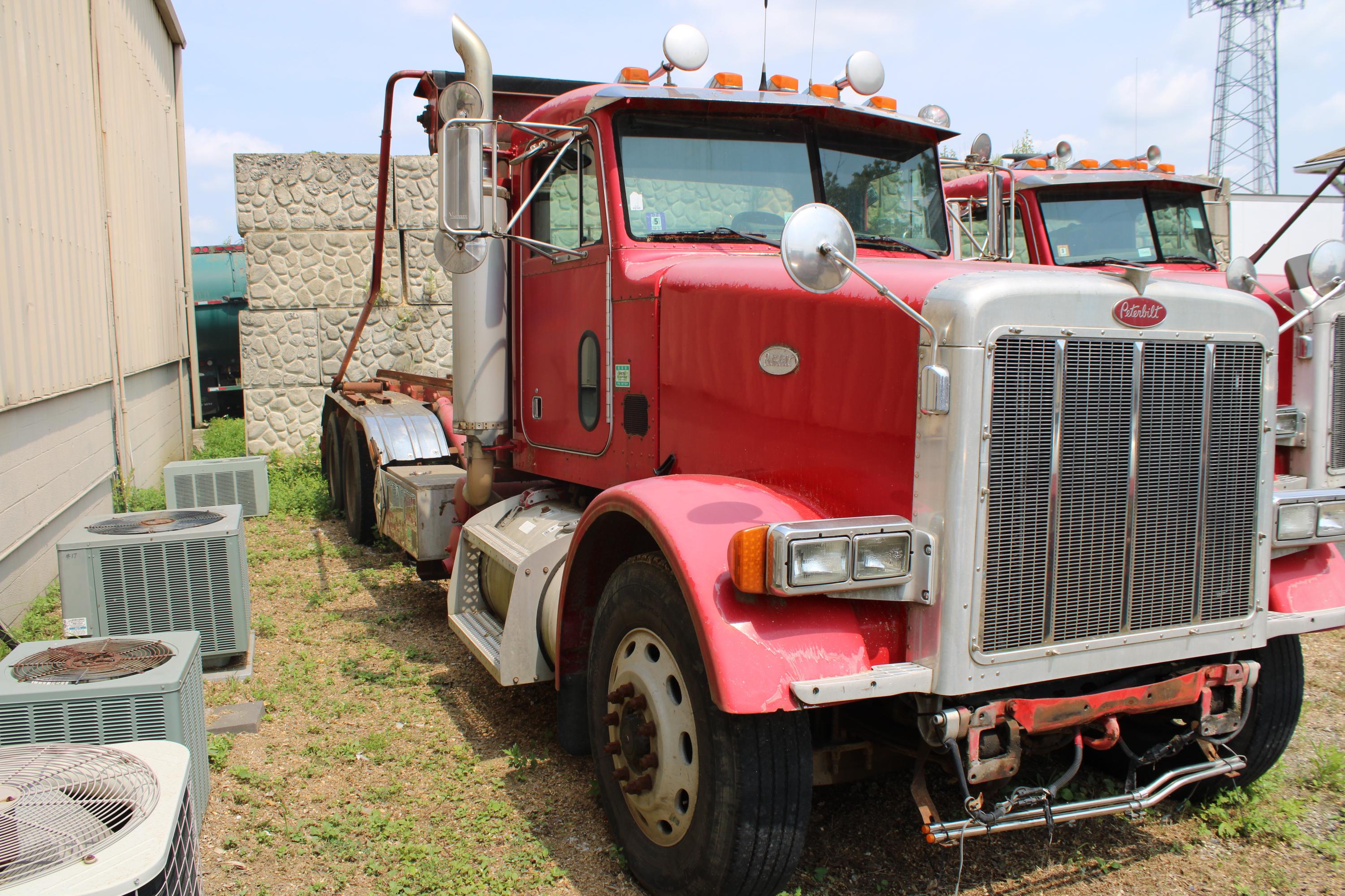 2000 Peterbilt Wastequip Roll-Off - image 3