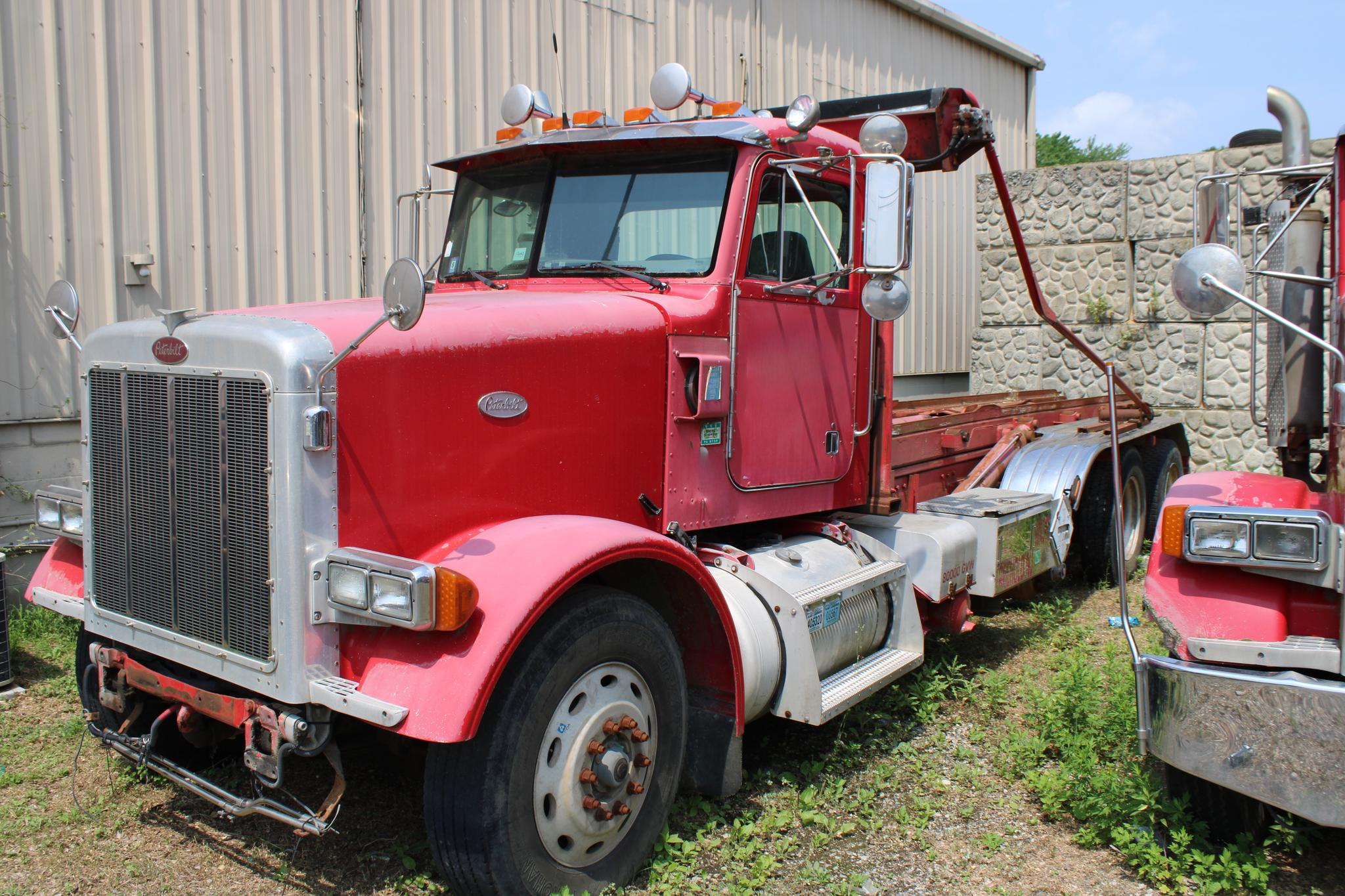 2000 Peterbilt Wastequip Roll-Off - image 1