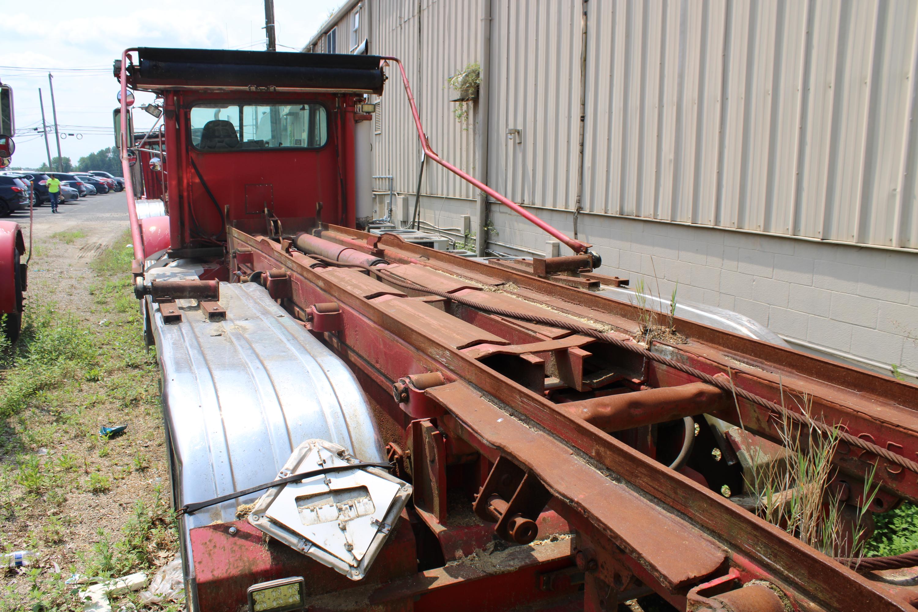 2000 Peterbilt Wastequip Roll-Off - image 8