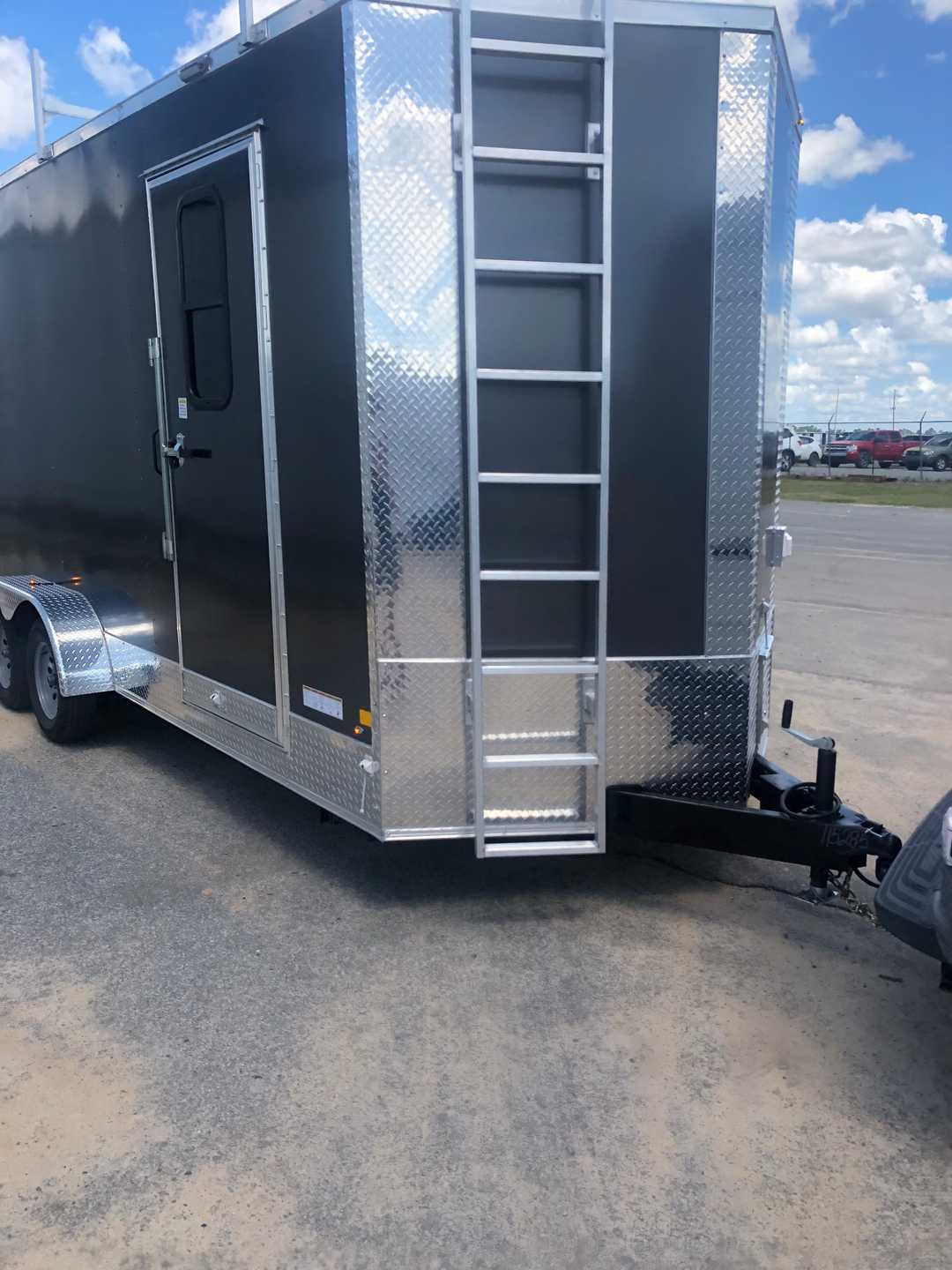 Diamond Cargo 7X18 Tandem Axle With Electrical