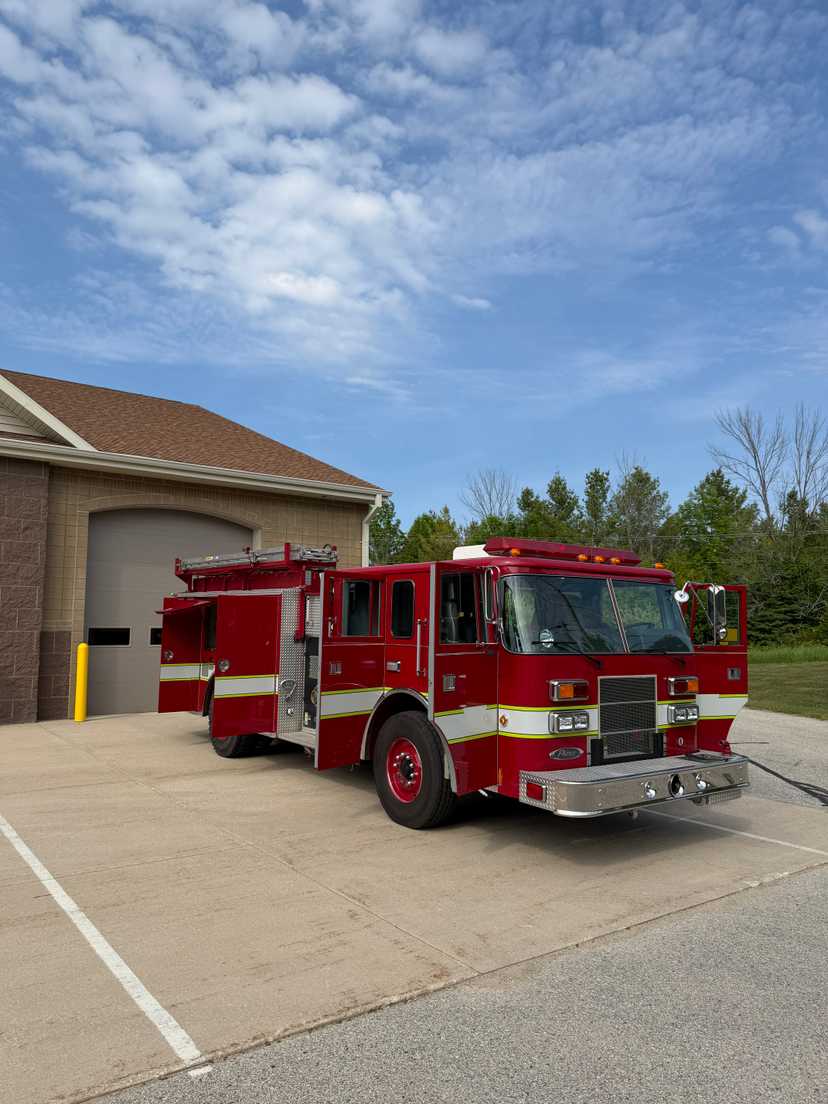 1999 Pierce Saber Pumper — photo 3