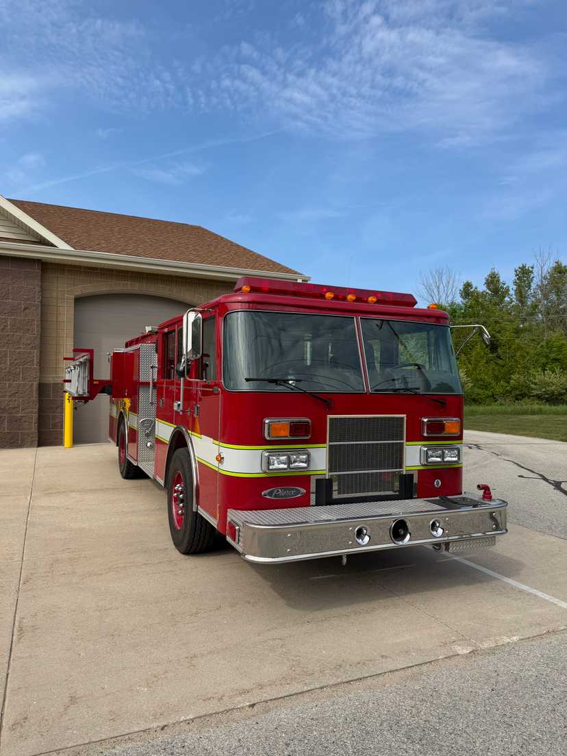 1999 Pierce Saber Pumper — photo 2