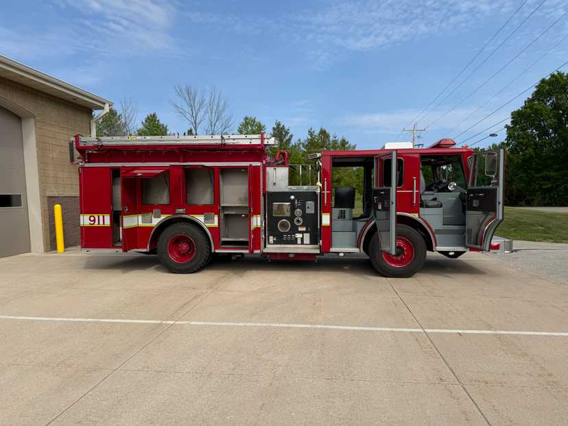 1999 Pierce Saber Pumper — photo 4