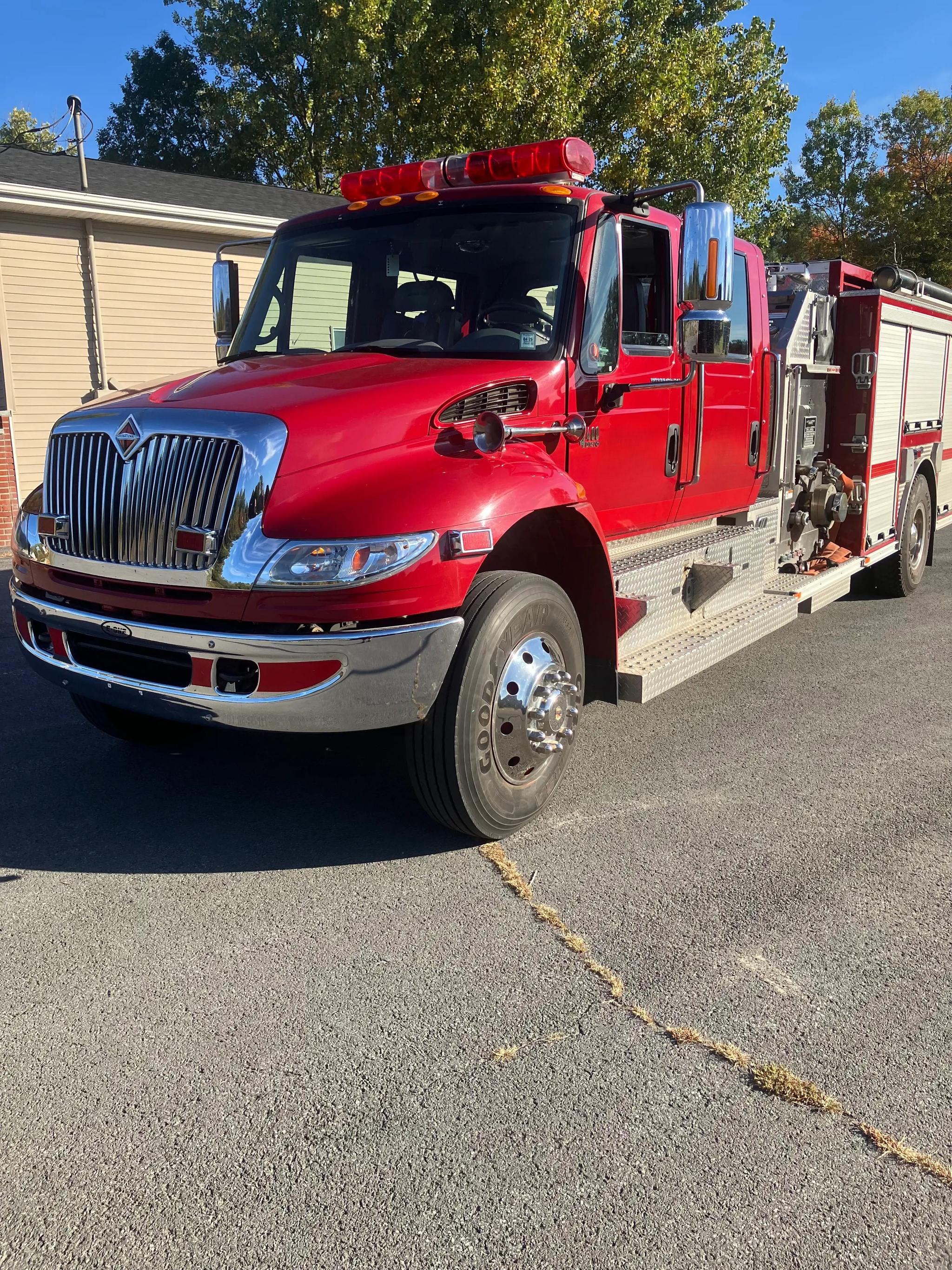 2006 E-One International Pumper - image 1