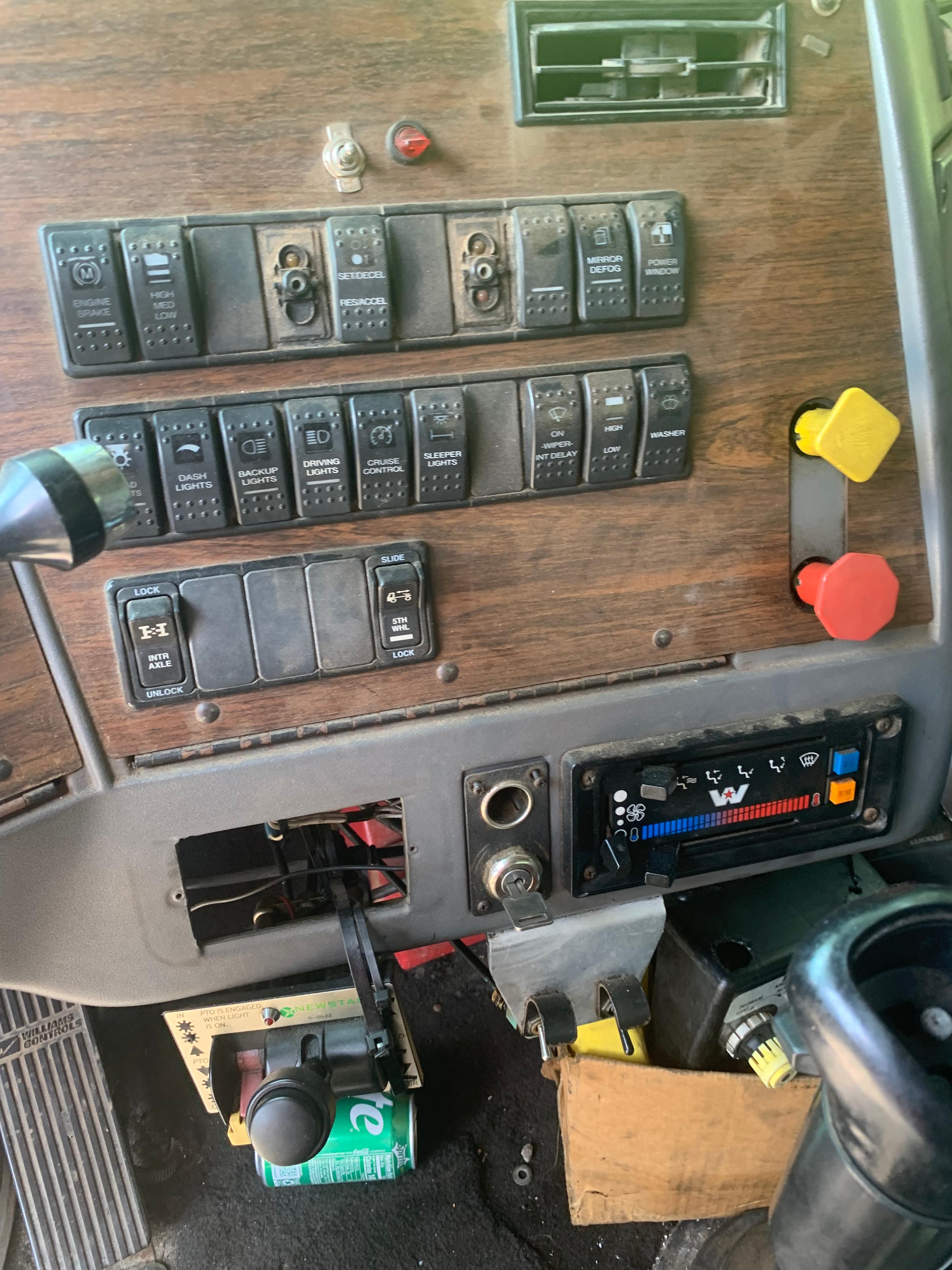 1999 Western Star 4900 Dump Truck - image 10