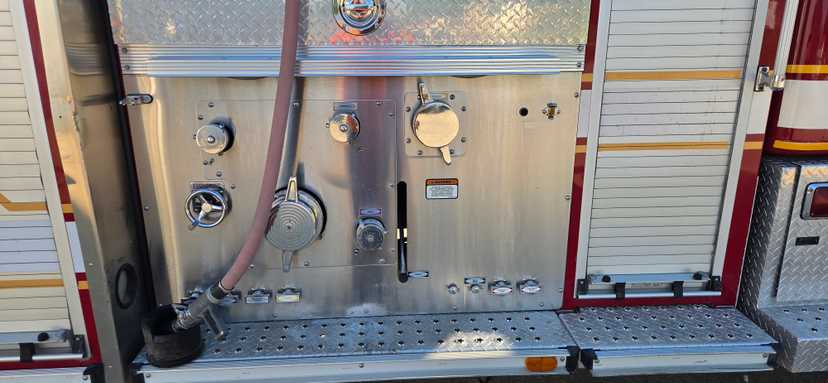 1999 E-One International Pumper — photo 3