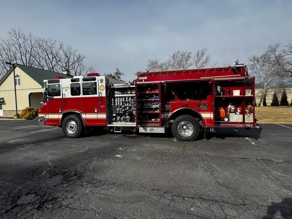 2000 Pierce Quantum Pumper - image 9
