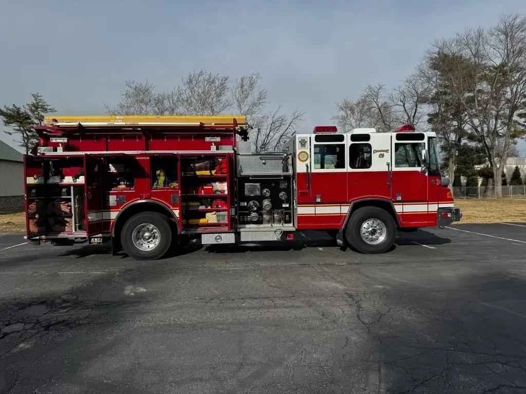 2000 Pierce Quantum Pumper - image 7