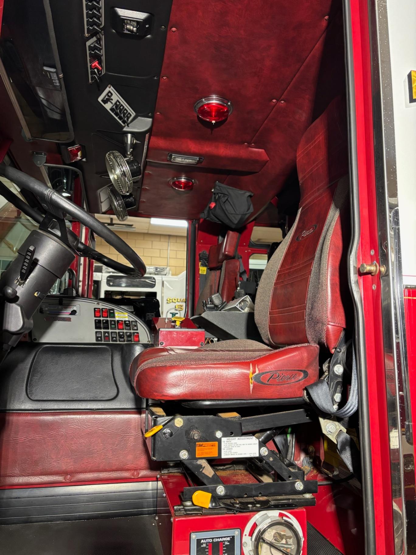 2000 Pierce Quantum Pumper - image 25