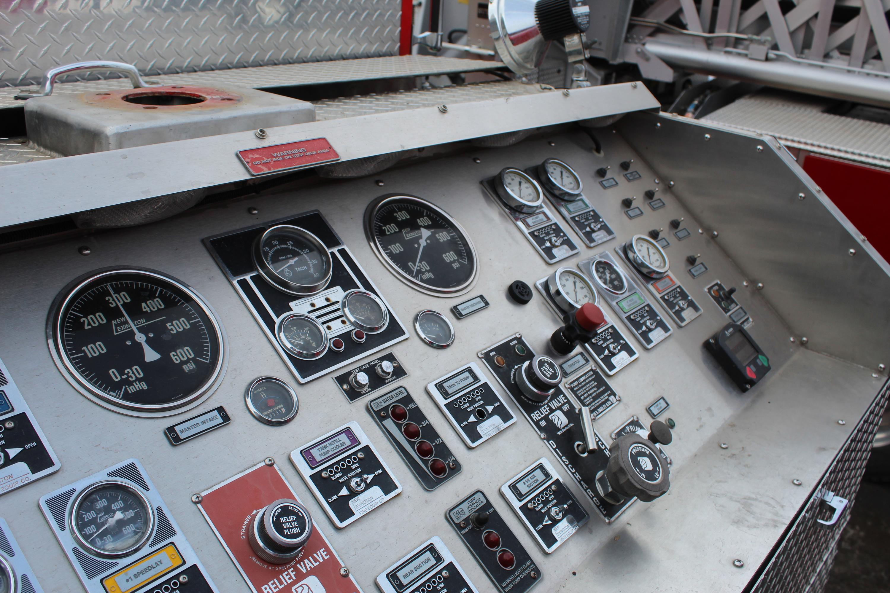 1992 New Lexington Peterbilt Pumper Tanker - image 6