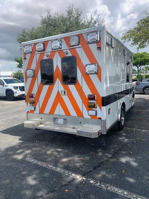 2014 Chevrolet Express G3500 Type III - image 7