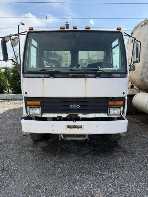 1994 Ford Vacall Industrial Vacuum - image 3