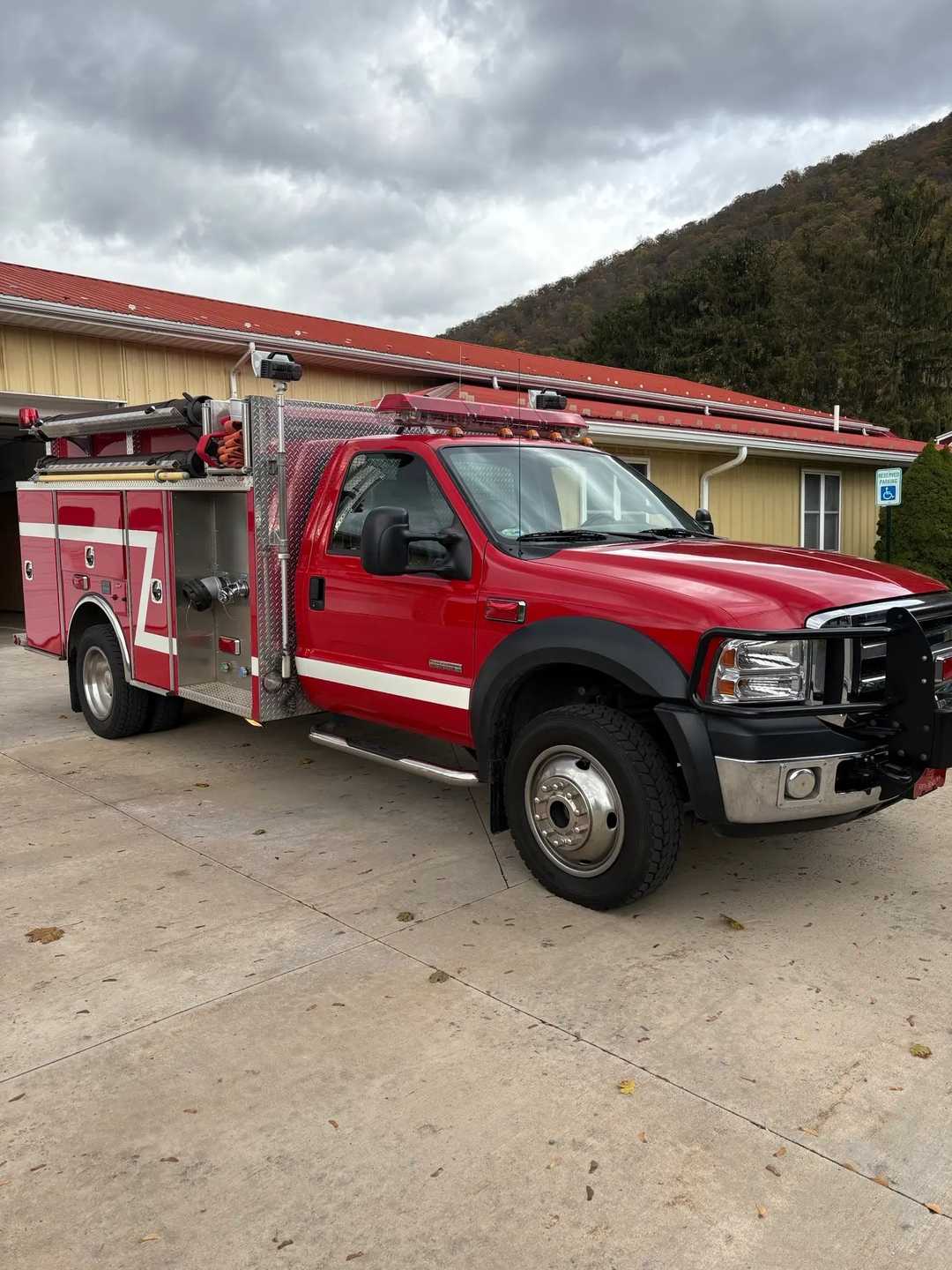 2005 4 Guys Ford Mini Pumper