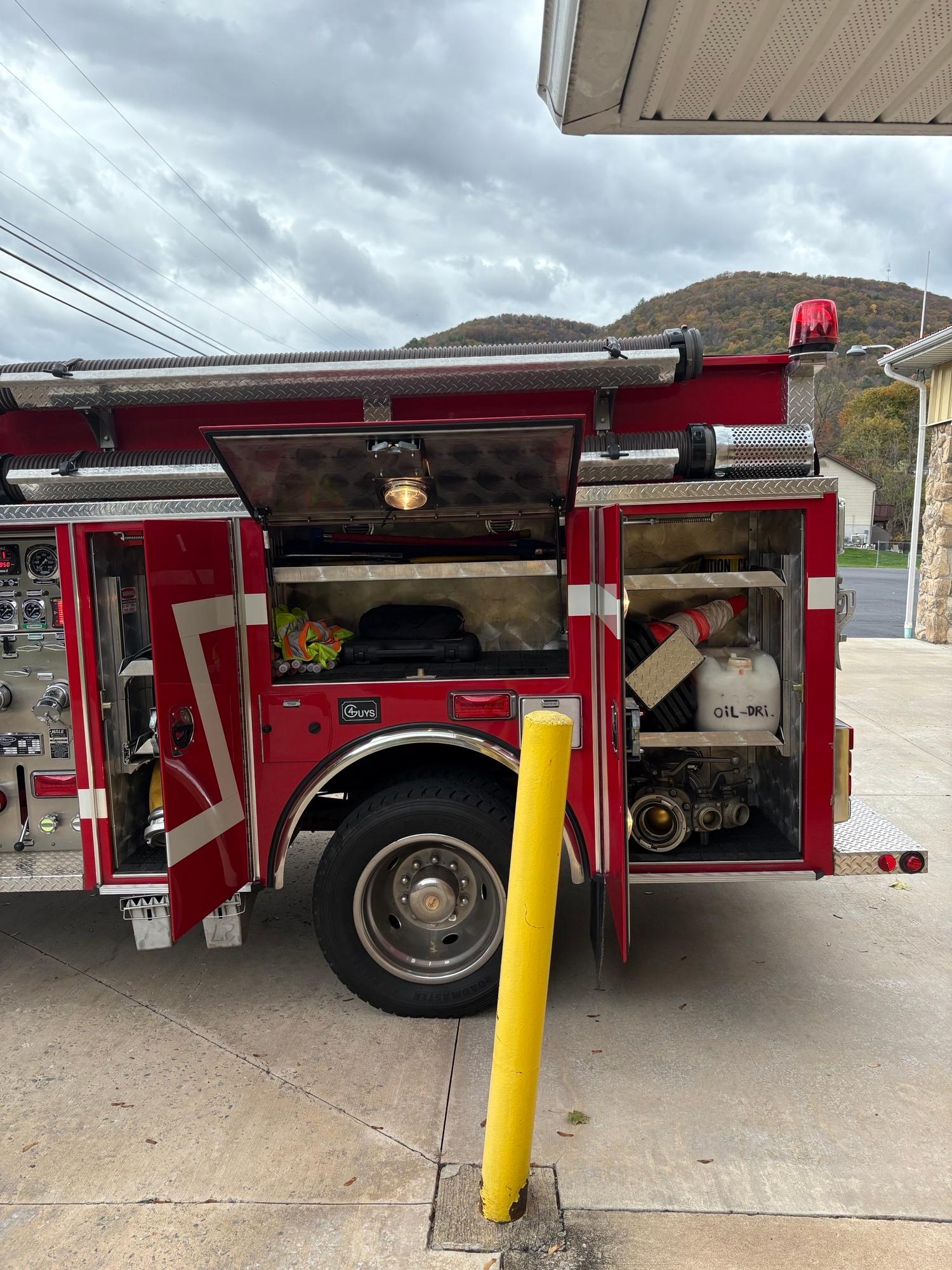 2005 4 Guys Ford Mini Pumper - image 10