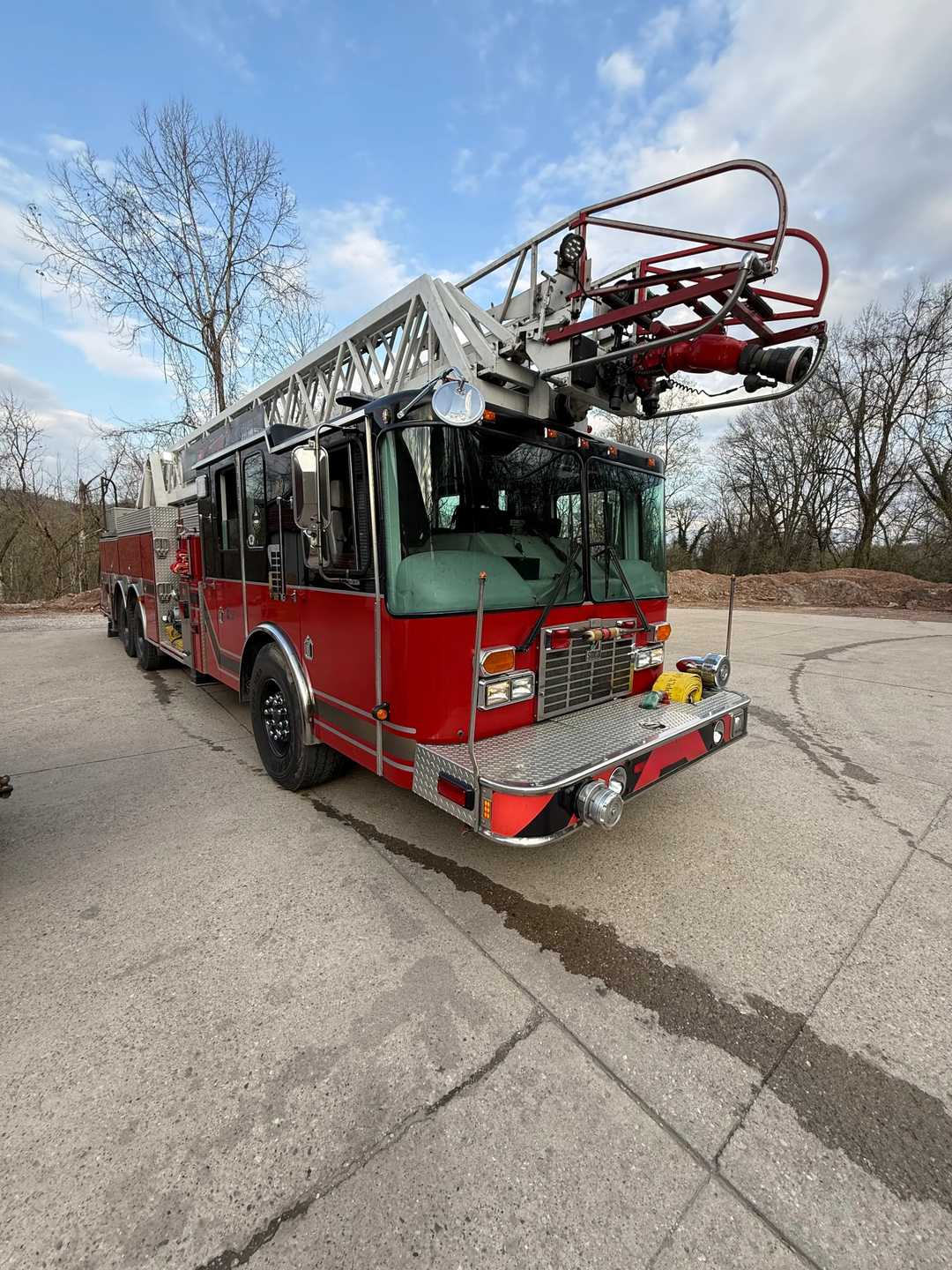 1998 Smeal HME 105' Aerial