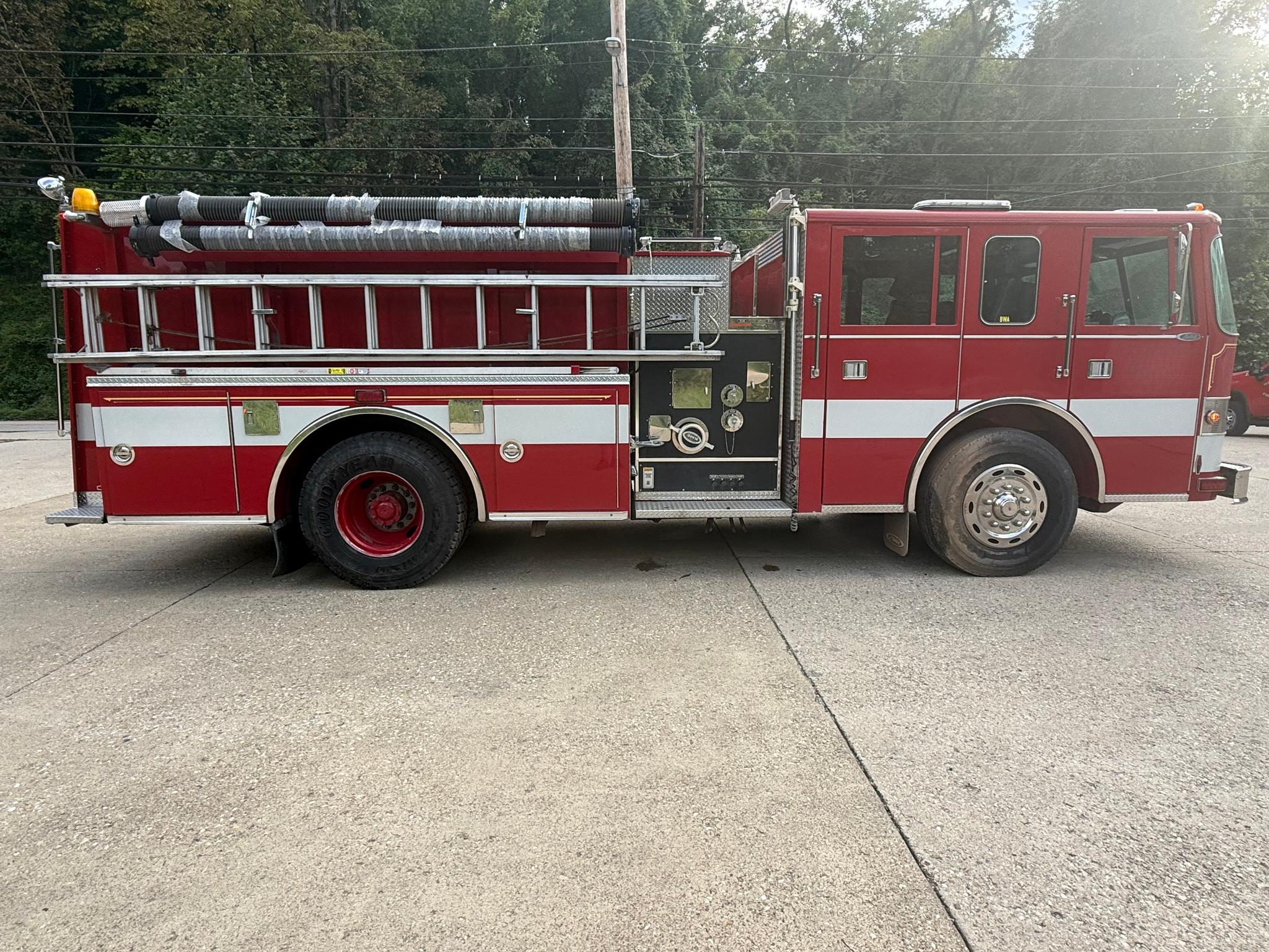 1995 Pierce Saber Pumper - image 3