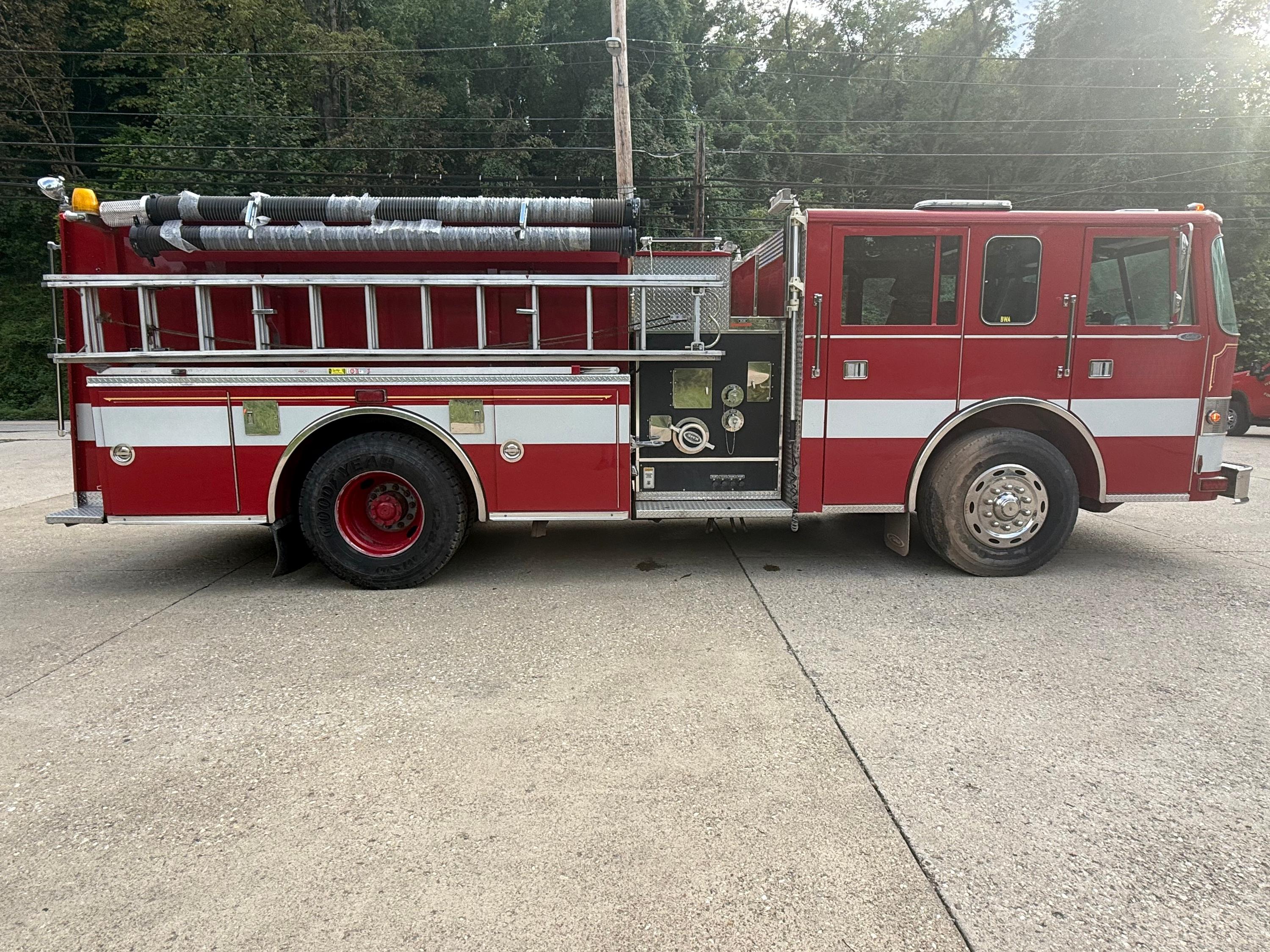 1995 Pierce Saber Pumper - image 3