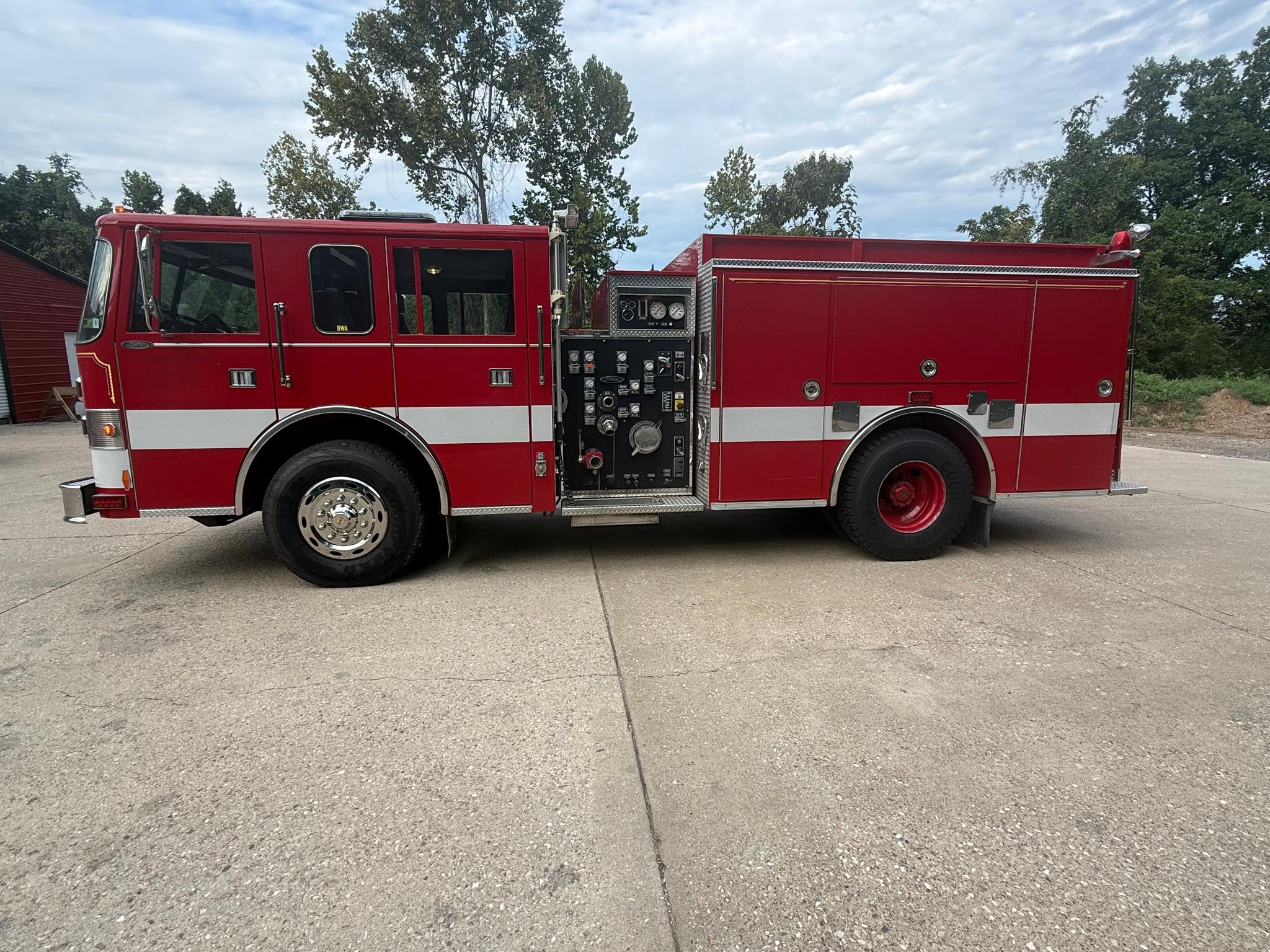 1995 Pierce Saber Pumper - image 1
