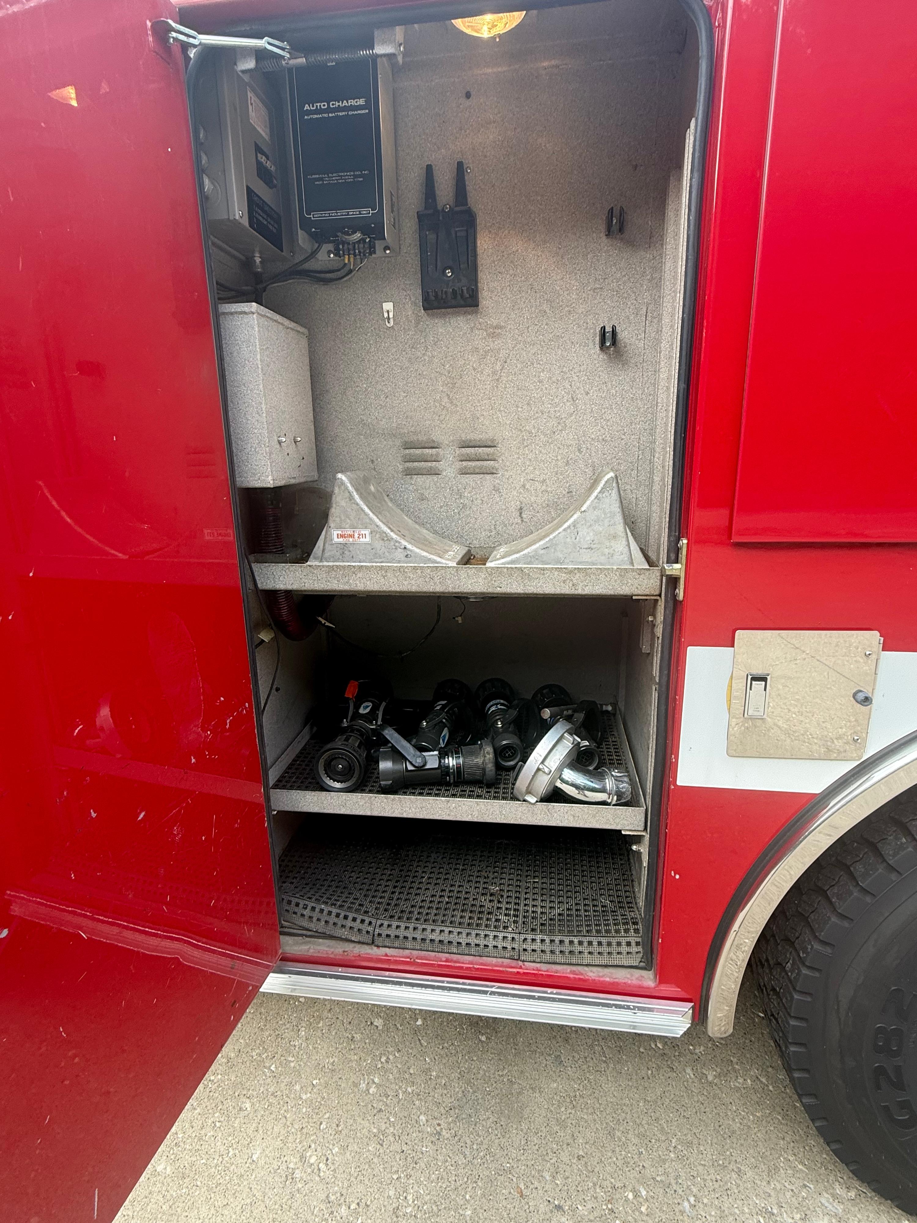 1995 Pierce Saber Pumper - image 9