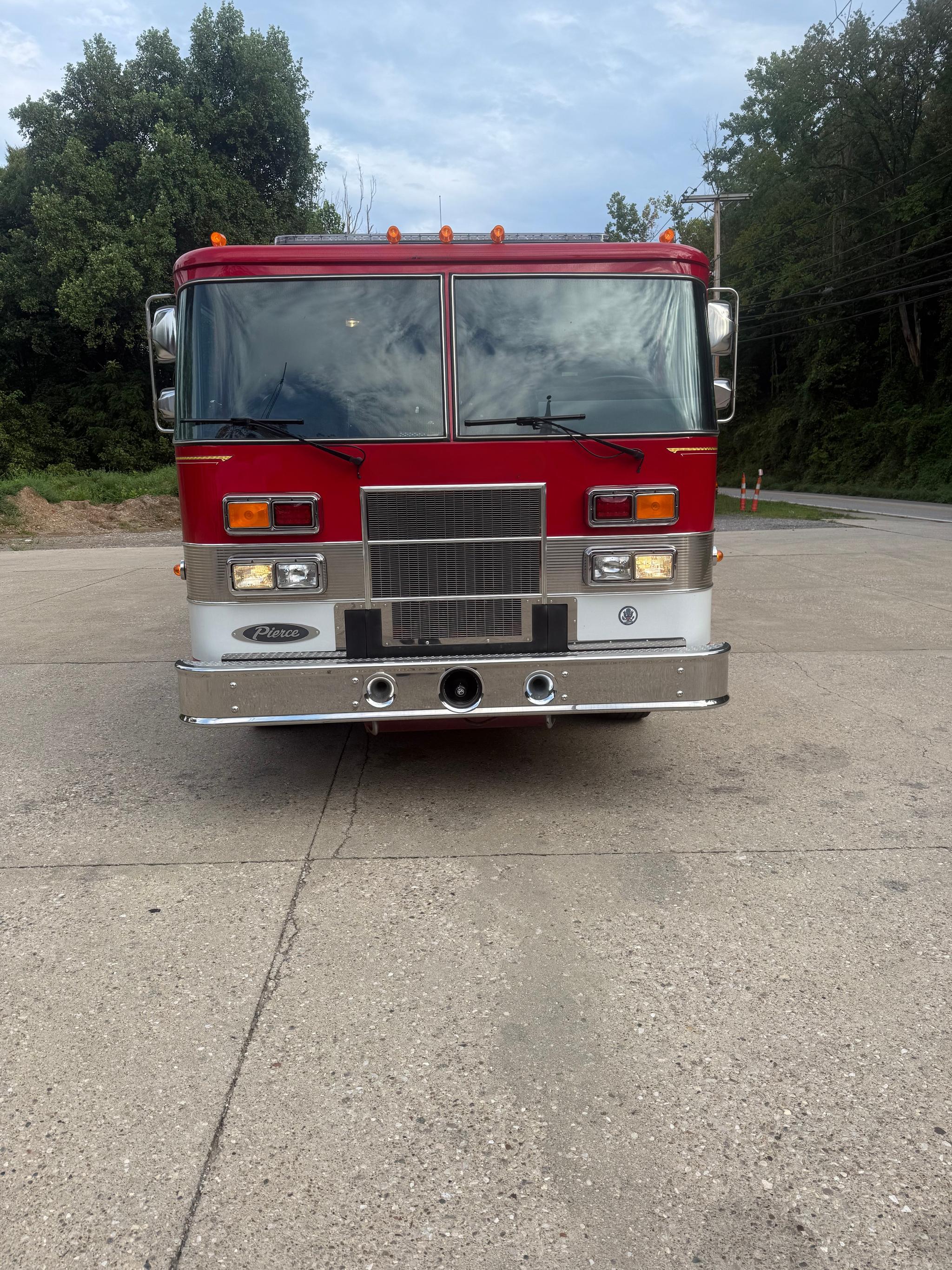 1995 Pierce Saber Pumper - image 2