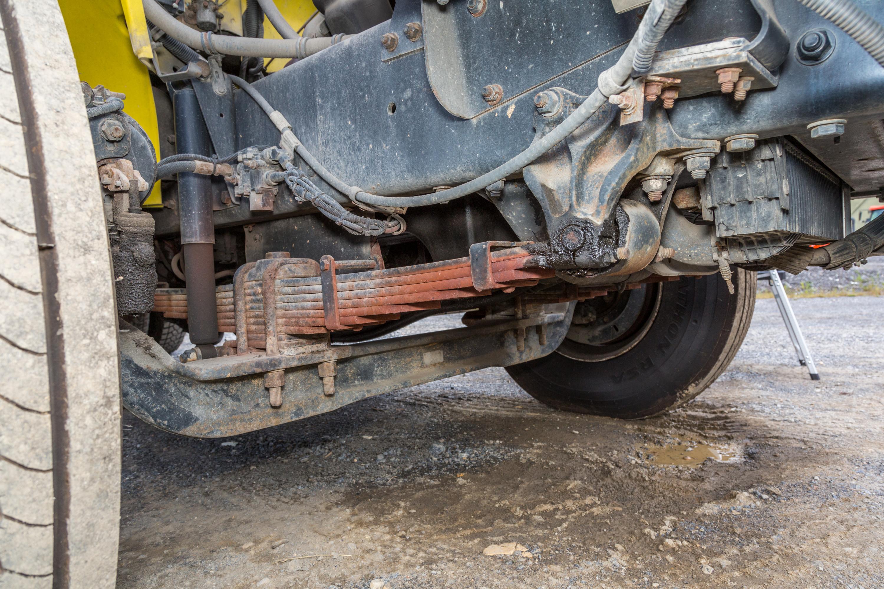 1999 Digger Derrick Truck - image 67