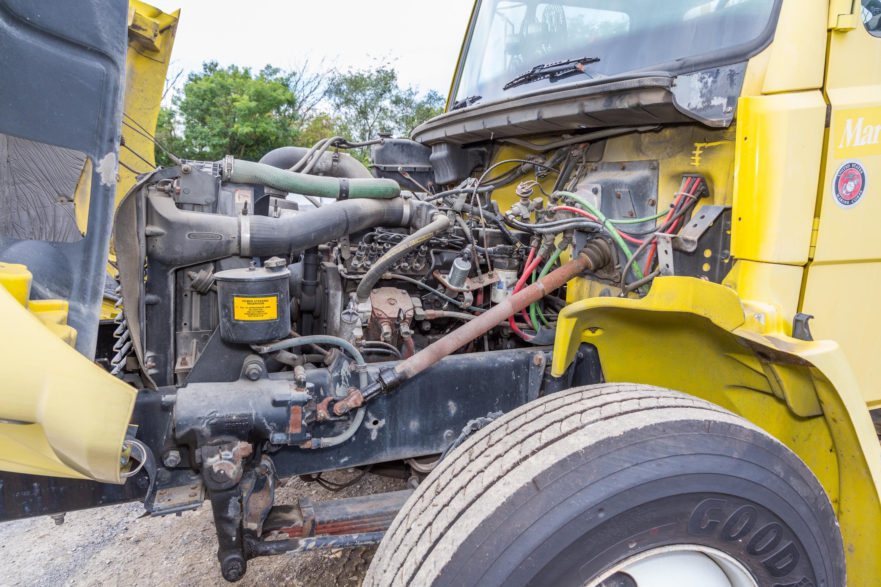 1999 Digger Derrick Truck - image 60