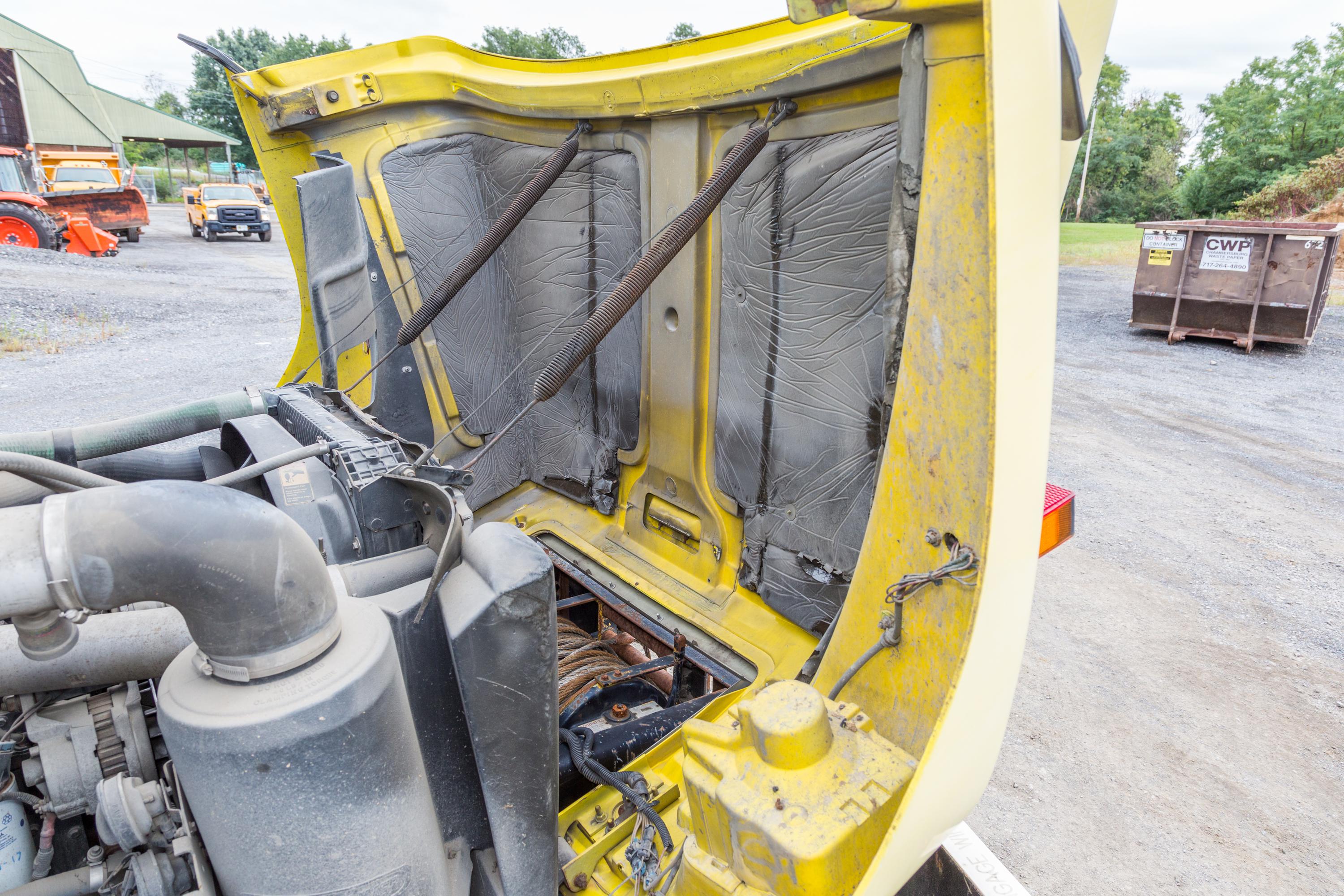 1999 Digger Derrick Truck - image 58