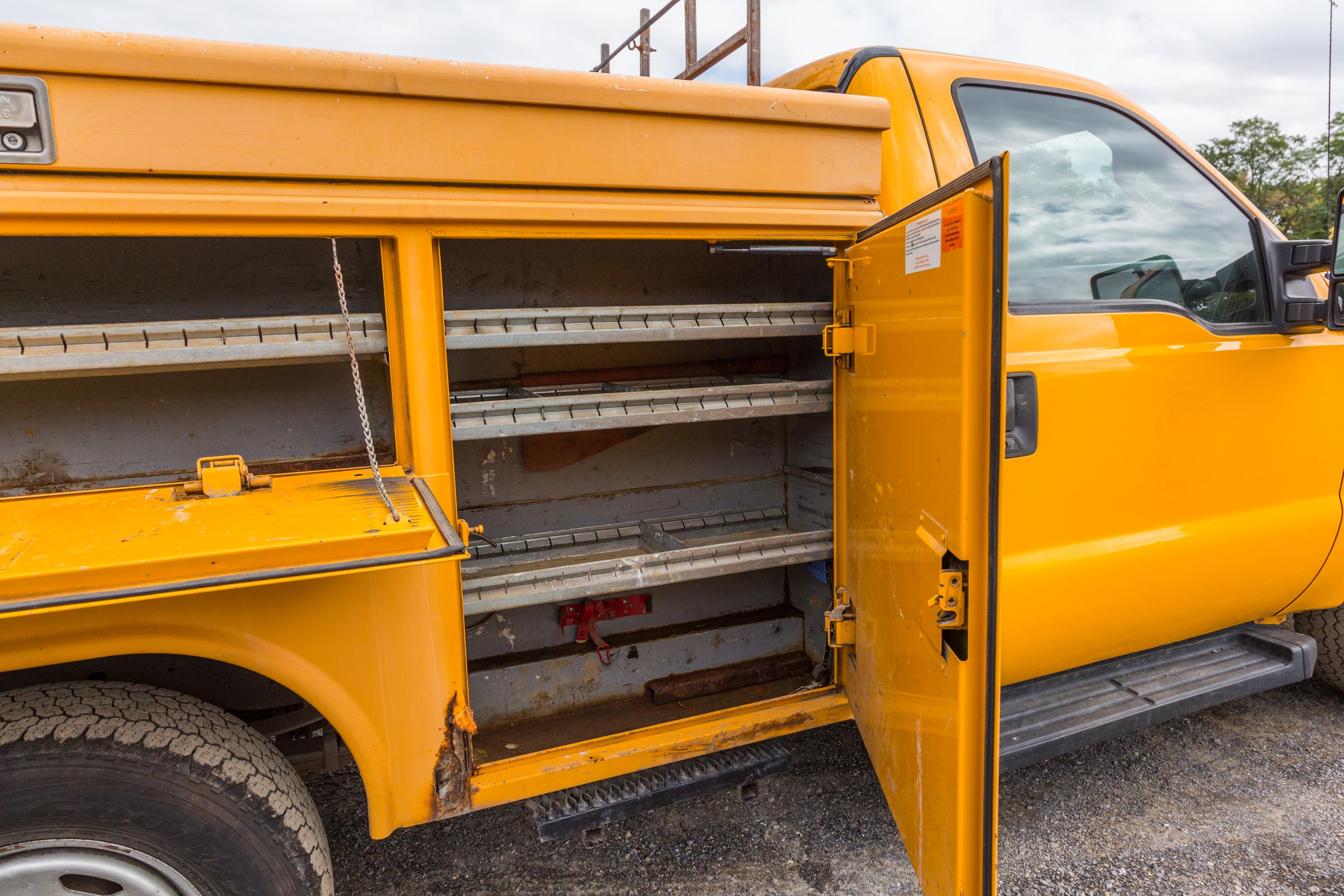 2011 Ford F-350 Super Duty service/utility truck - image 50