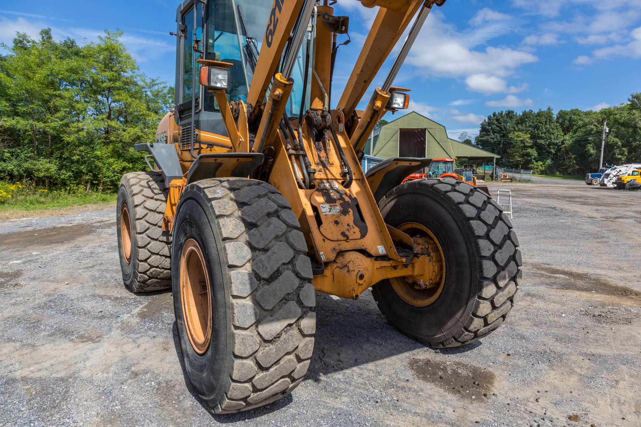 2005 CASE 621D wheel loader - image 4