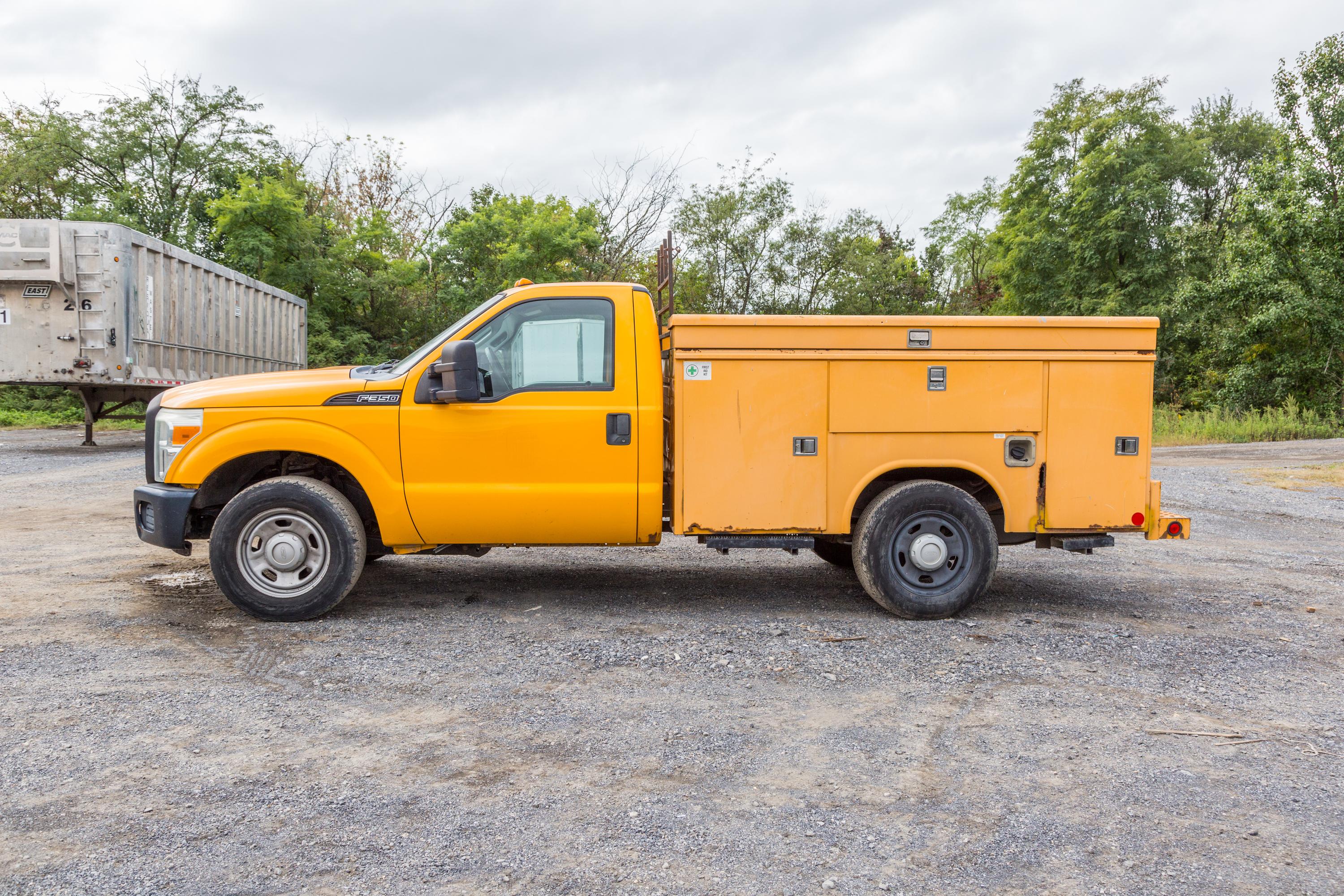 2011 Ford F-350 Super Duty service/utility truck - image 13