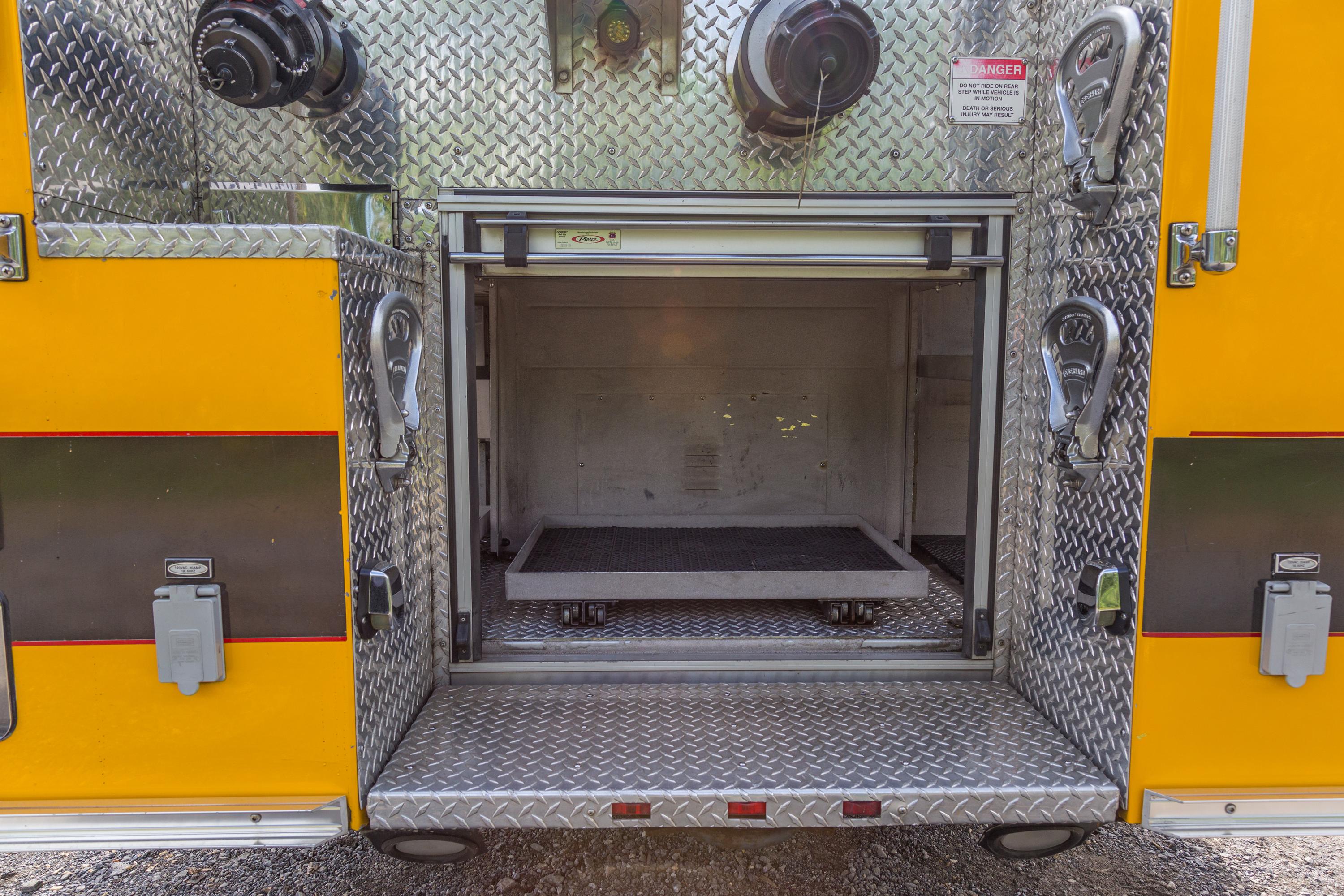2005 Pierce Pumper - image 40